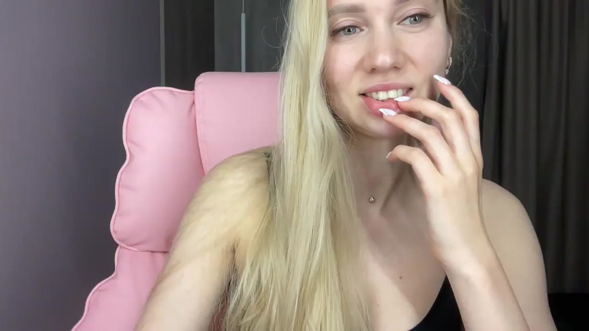 Gallery image thumbnail from Miss_Sylvia's myfreecams stream on, 06/01/2025, 19:05 image 13 of 20