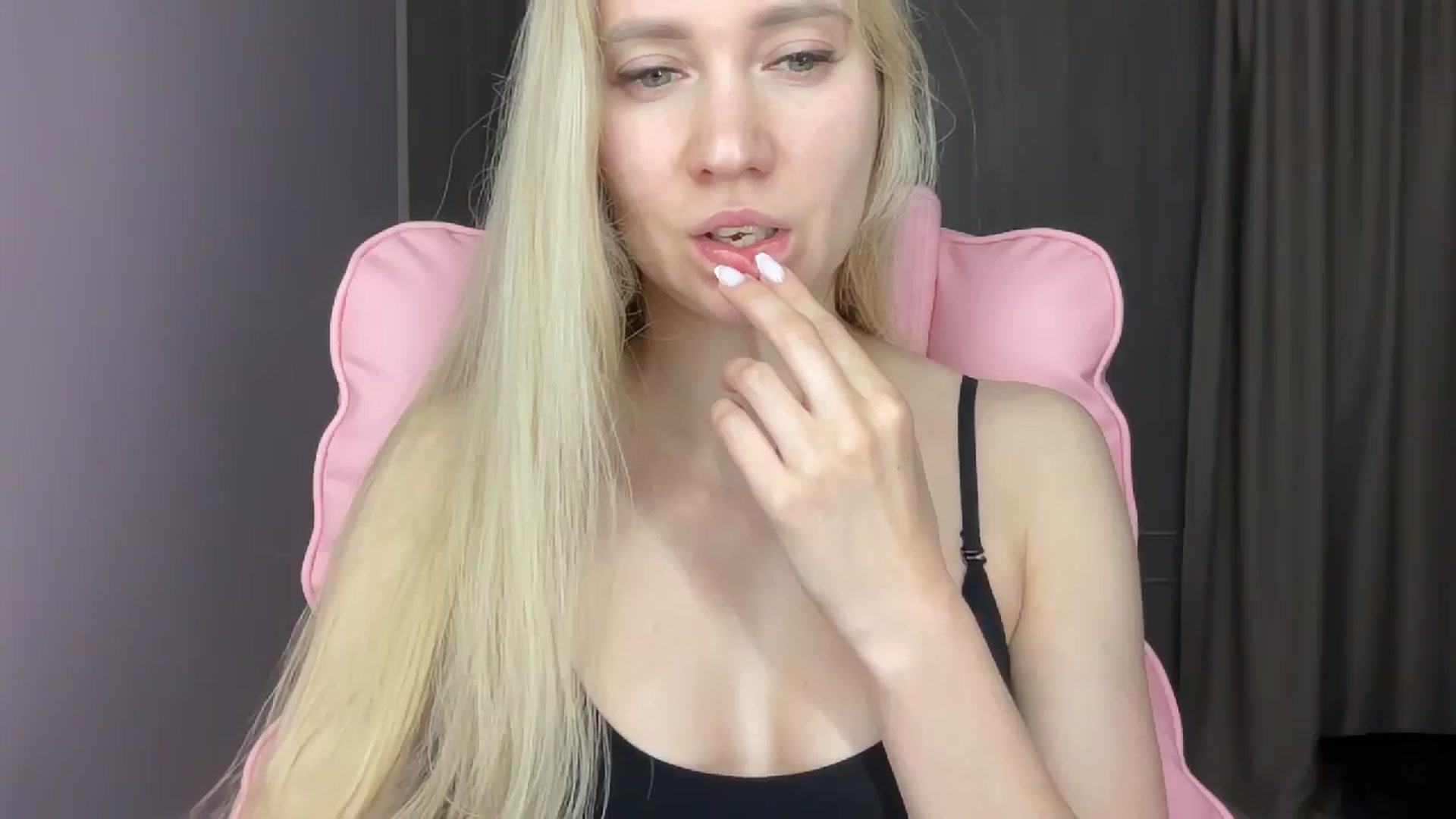 Gallery image thumbnail from Miss_Sylvia's myfreecams stream on, 06/01/2025, 19:05 image 6 of 20