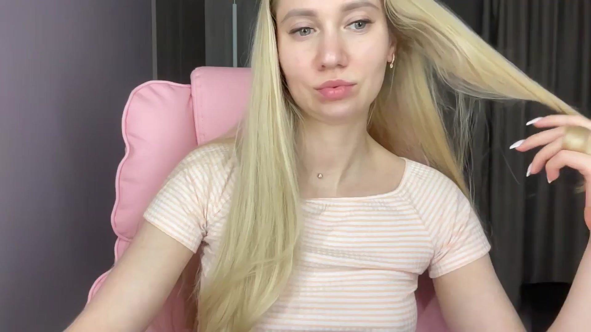 Gallery image thumbnail from Miss_Sylvia's myfreecams stream on, 06/02/2025, 19:23 image 12 of 20