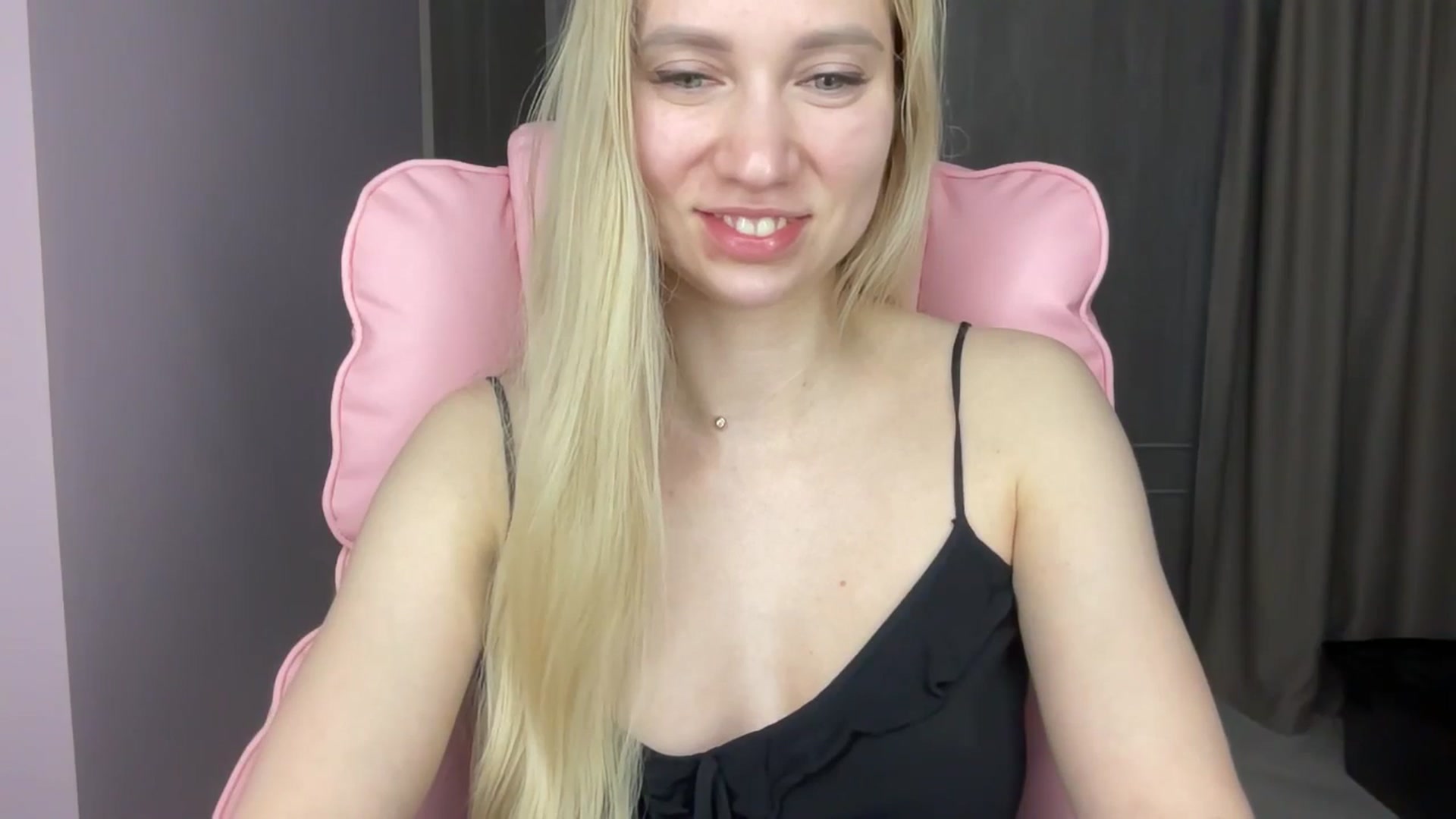 Gallery image thumbnail from Miss_Sylvia's myfreecams stream on, 06/03/2025, 17:15 image 18 of 20