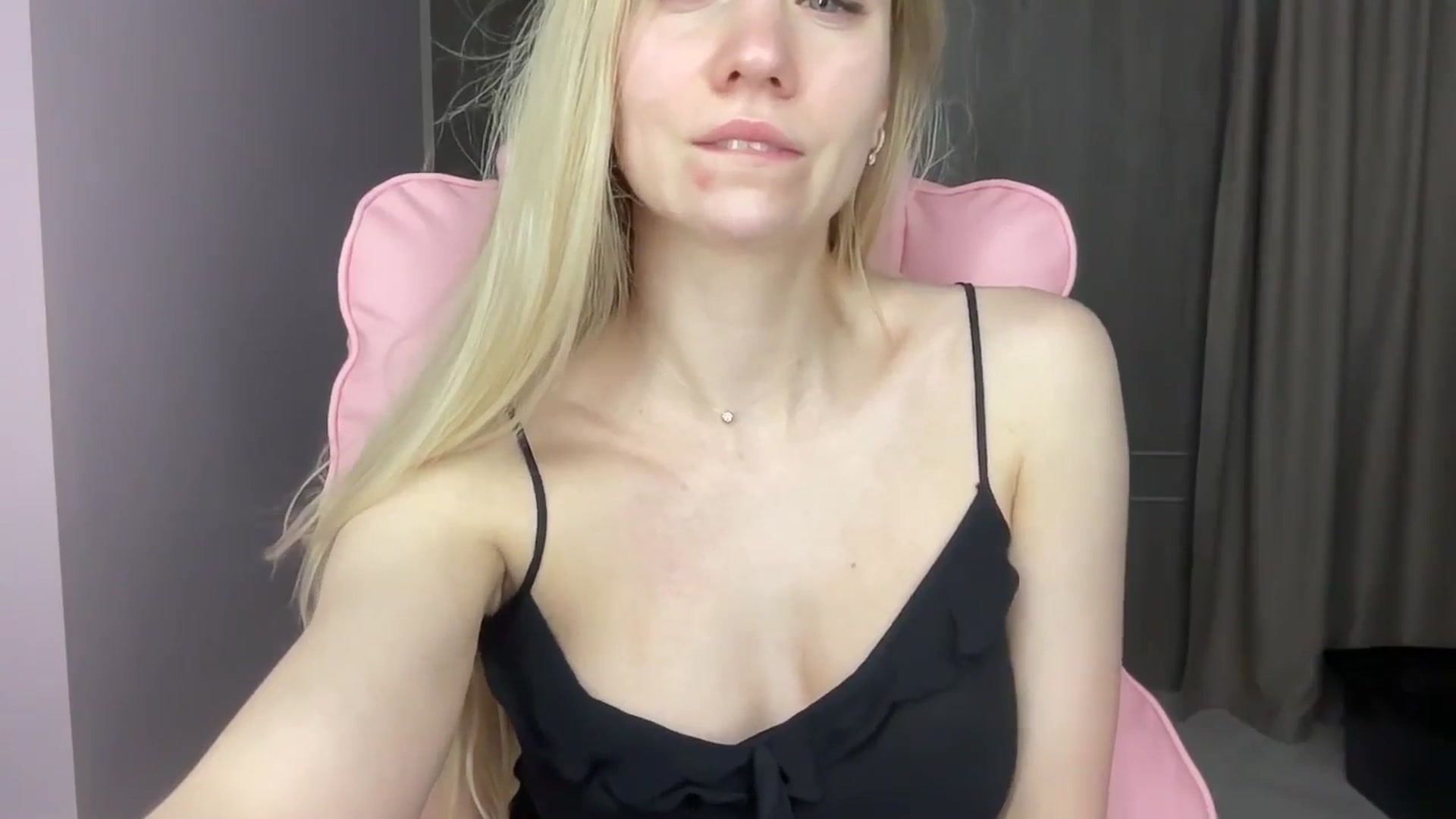Gallery image thumbnail from Miss_Sylvia's myfreecams stream on, 06/03/2025, 19:12 image 6 of 20