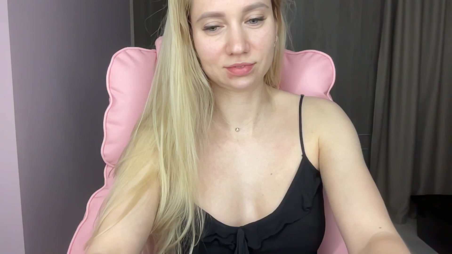 Gallery image thumbnail from Miss_Sylvia's myfreecams stream on, 06/03/2025, 19:12 image 10 of 20
