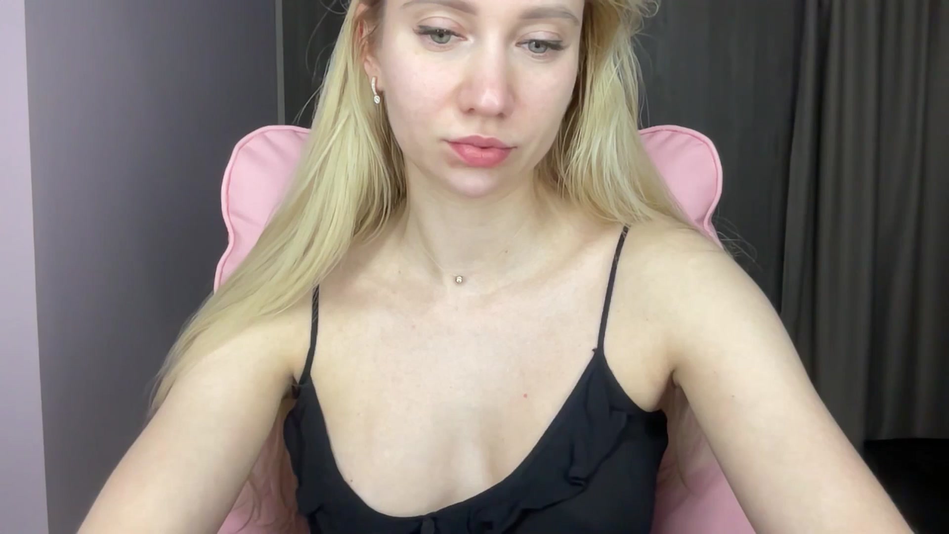 Gallery image thumbnail from Miss_Sylvia's myfreecams stream on, 06/03/2025, 19:12 image 19 of 20