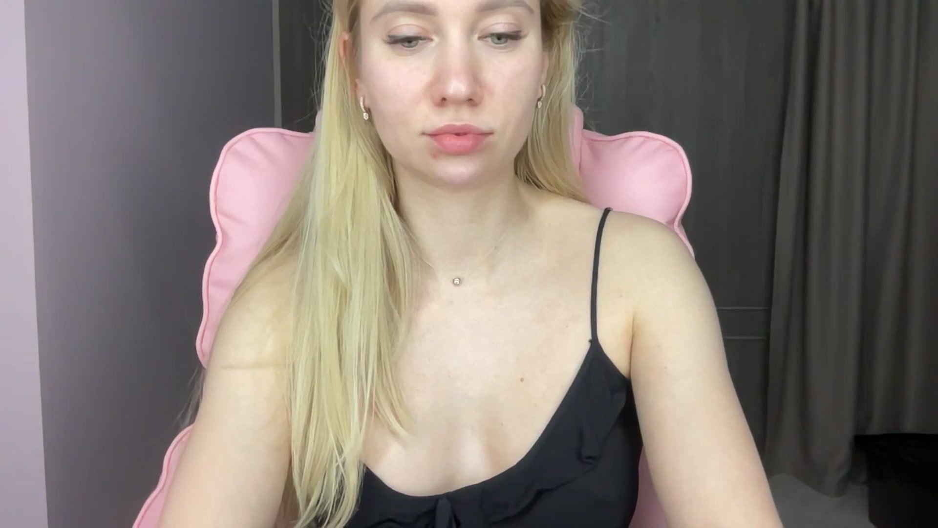 Gallery image thumbnail from Miss_Sylvia's myfreecams stream on, 06/03/2025, 19:12 image 15 of 20