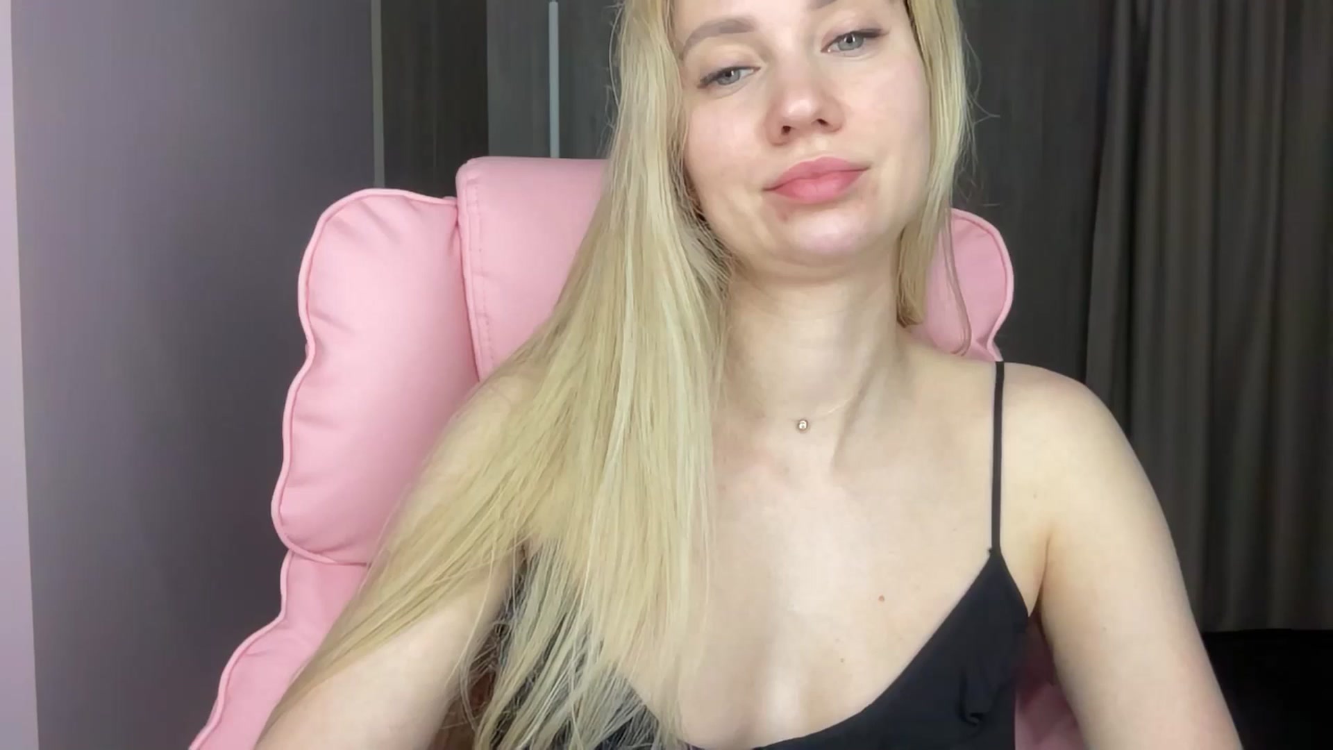 Gallery image thumbnail from Miss_Sylvia's myfreecams stream on, 06/03/2025, 20:08 image 16 of 20
