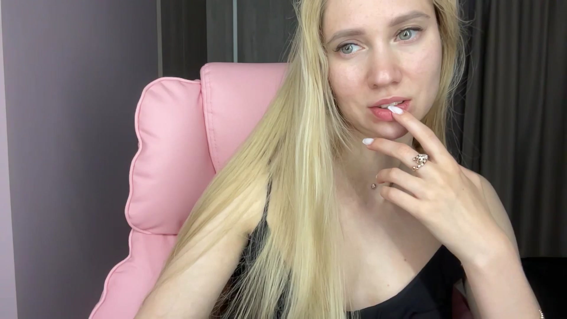 Gallery image thumbnail from Miss_Sylvia's myfreecams stream on, 06/03/2025, 20:40 image 5 of 20