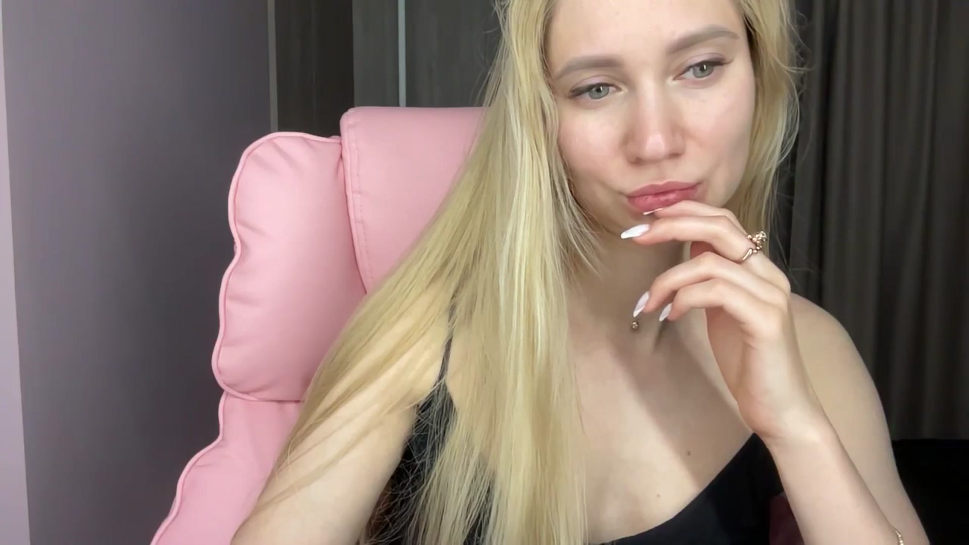 Gallery image thumbnail from Miss_Sylvia's myfreecams stream on, 06/03/2025, 20:40 image 6 of 20