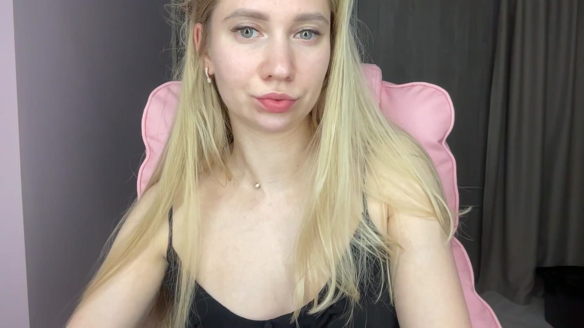 Gallery image thumbnail from Miss_Sylvia's myfreecams stream on, 06/03/2025, 20:40 image 15 of 20