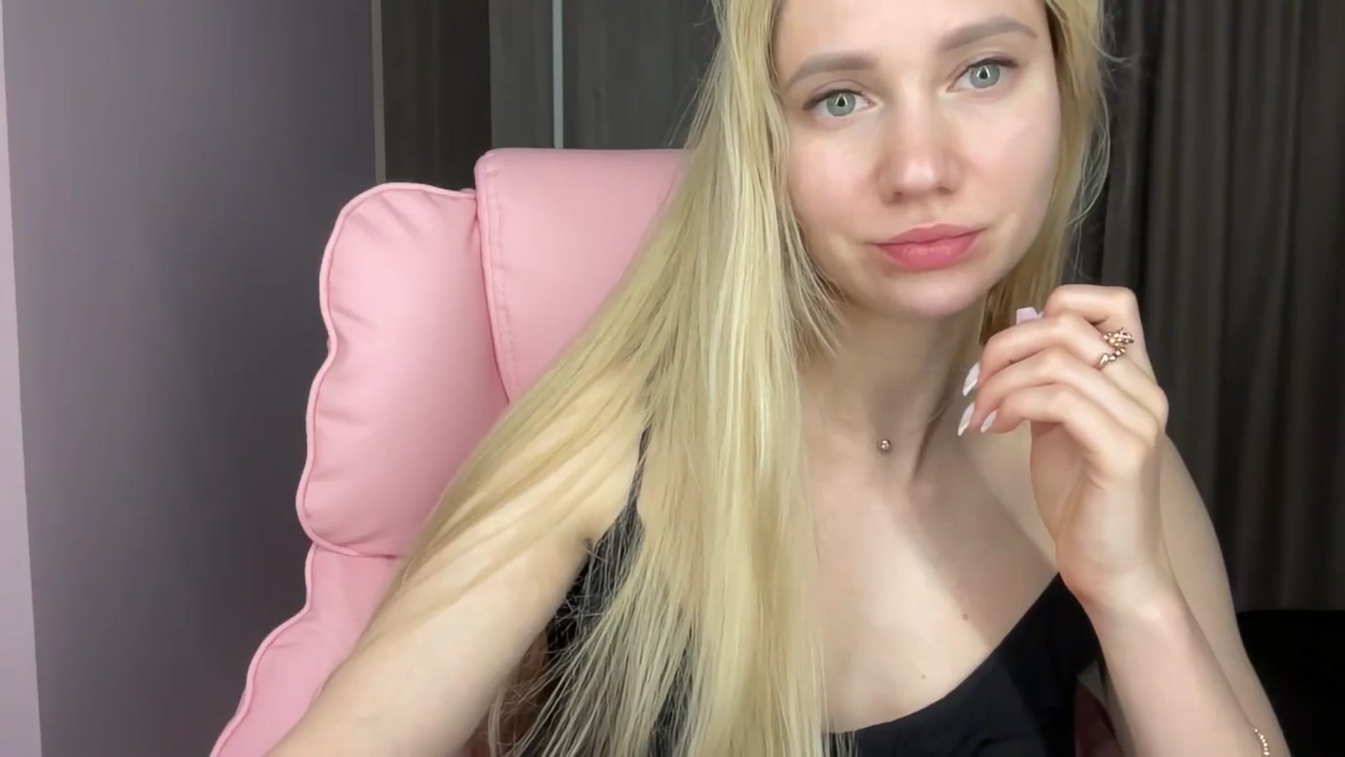 Gallery image thumbnail from Miss_Sylvia's myfreecams stream on, 06/03/2025, 20:40 image 4 of 20