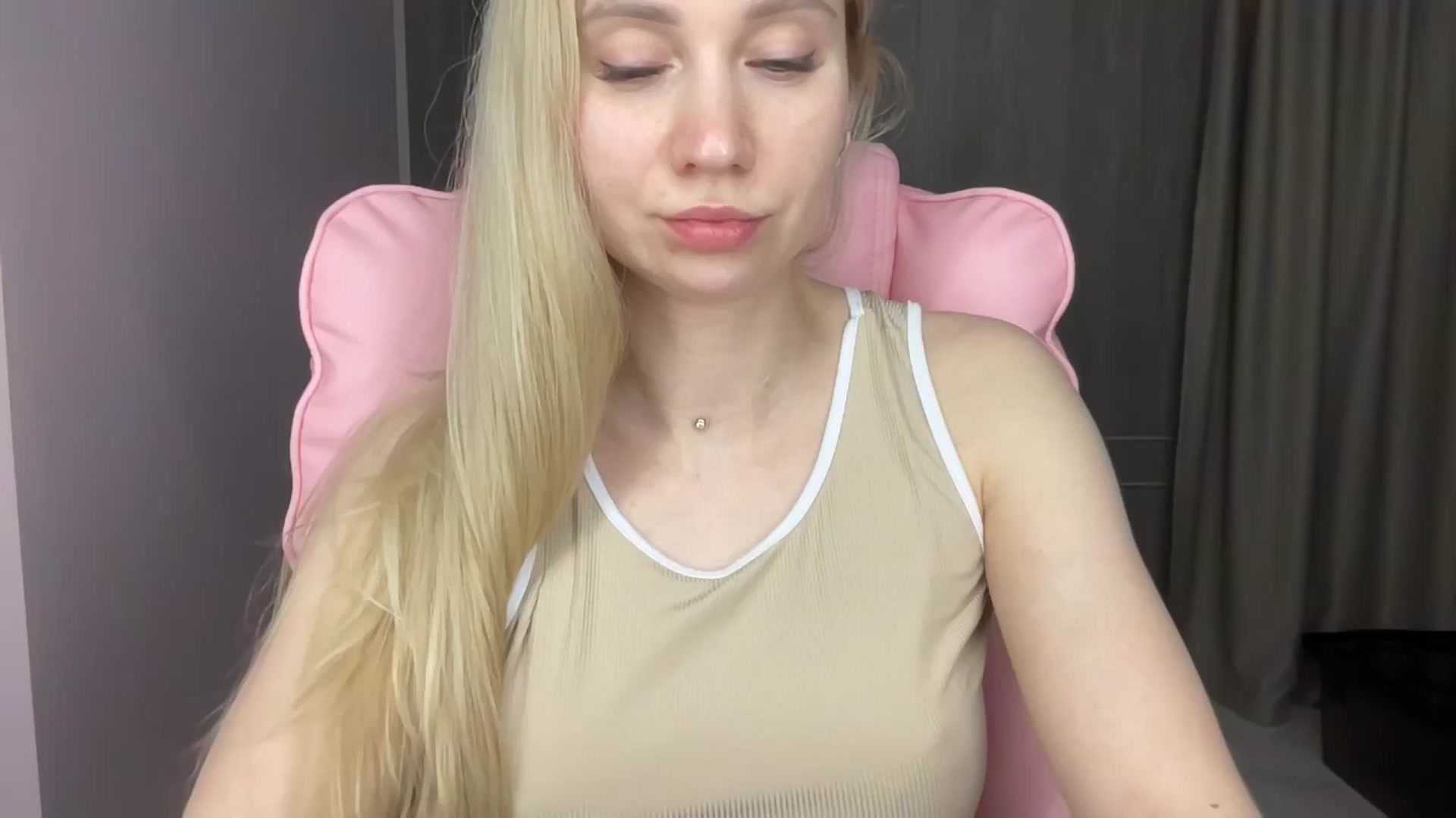 Gallery image thumbnail from Miss_Sylvia's myfreecams stream on, 06/04/2025, 20:02 image 8 of 20