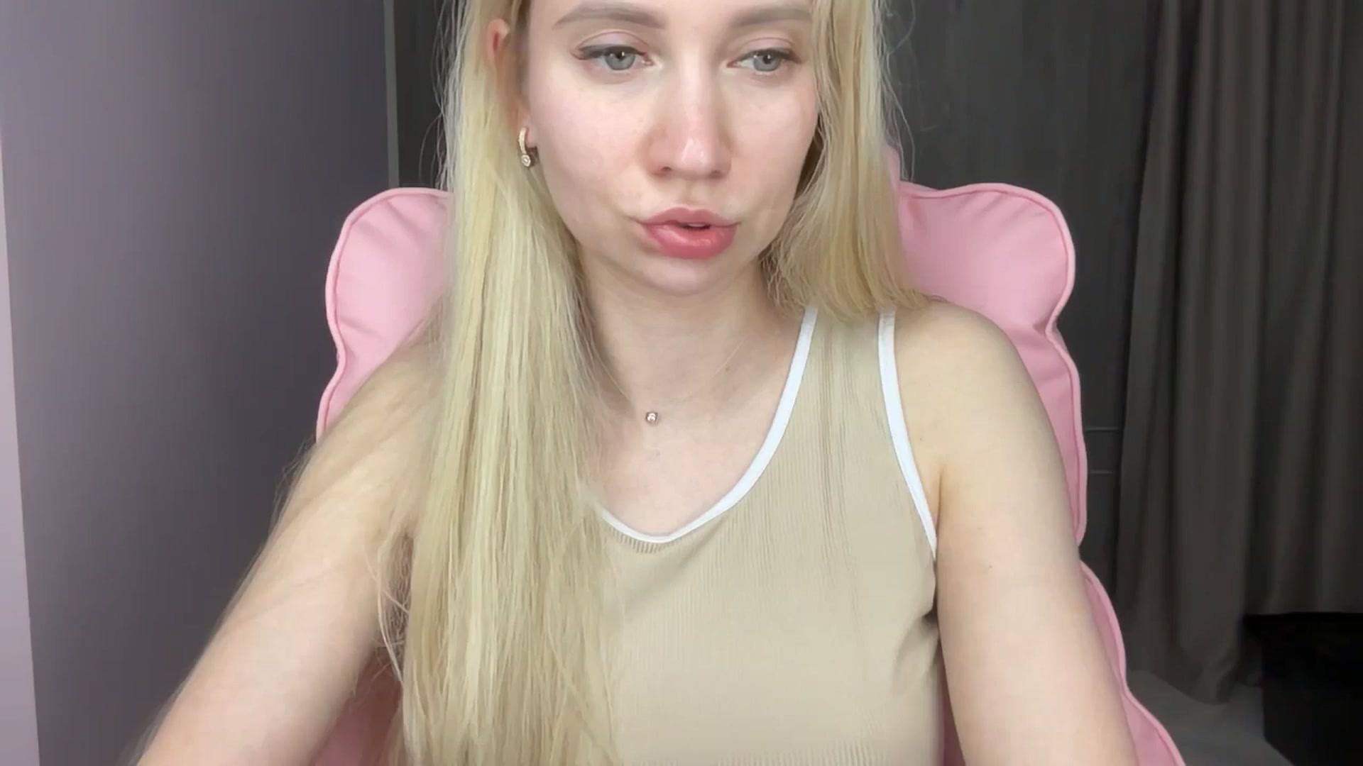 Gallery image thumbnail from Miss_Sylvia's myfreecams stream on, 06/04/2025, 20:52 image 10 of 20