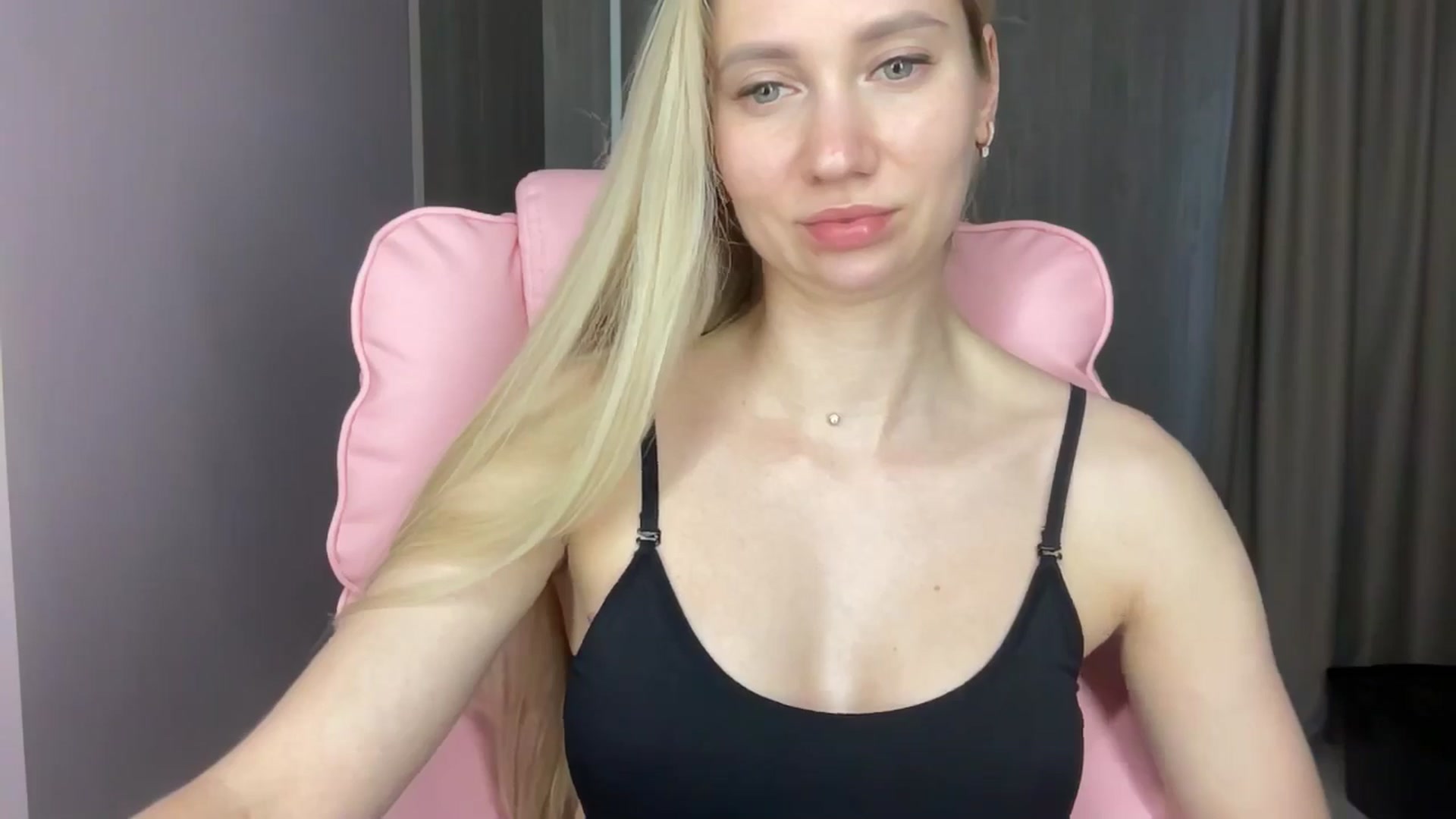 Gallery image thumbnail from Miss_Sylvia's myfreecams stream on, 06/05/2025, 18:00 image 12 of 20
