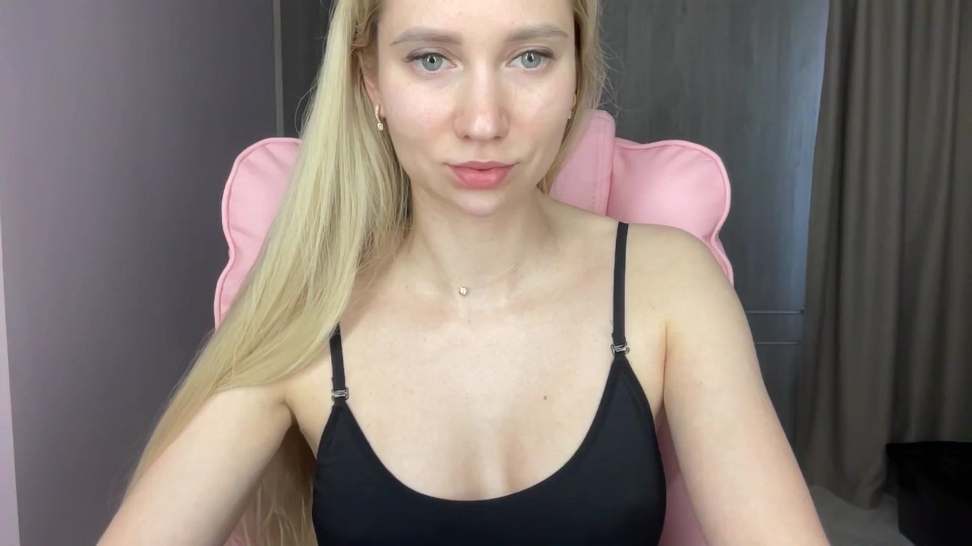 Gallery image thumbnail from Miss_Sylvia's myfreecams stream on, 06/05/2025, 18:00 image 4 of 20