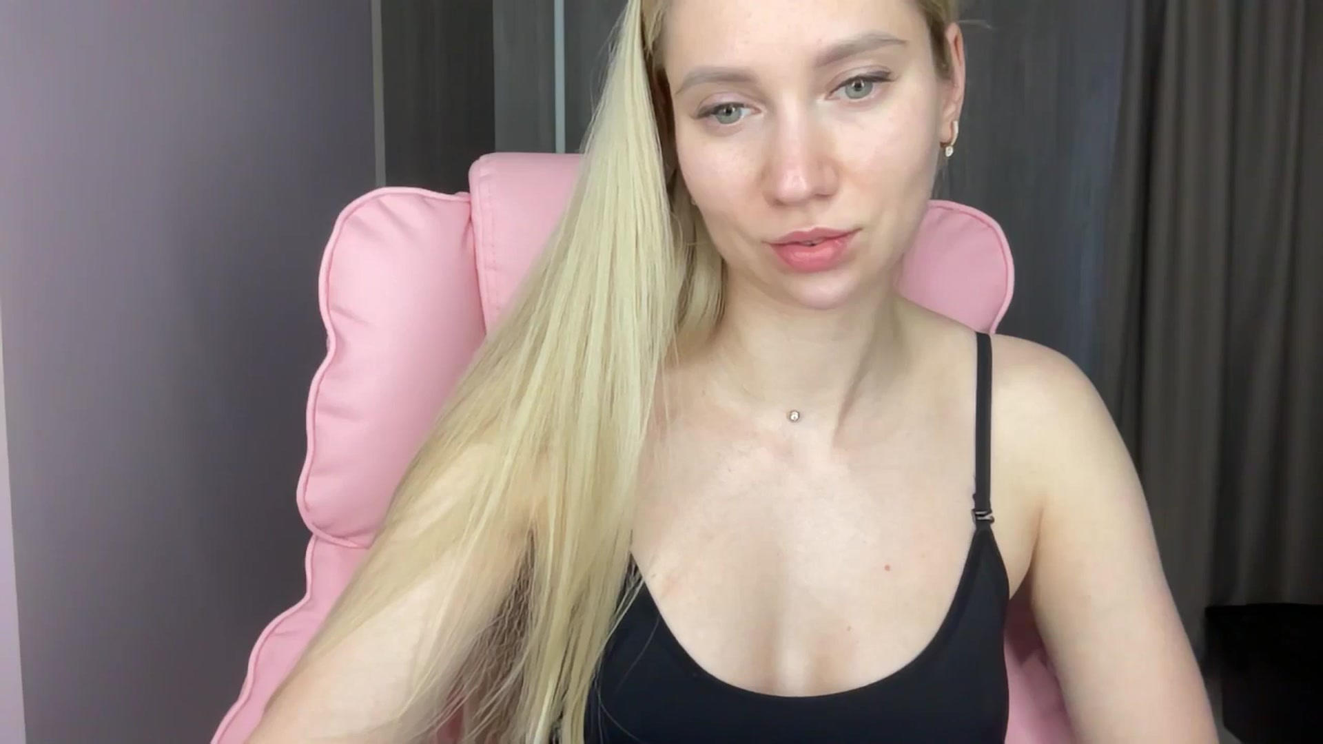 Gallery image thumbnail from Miss_Sylvia's myfreecams stream on, 06/05/2025, 18:00 image 13 of 20