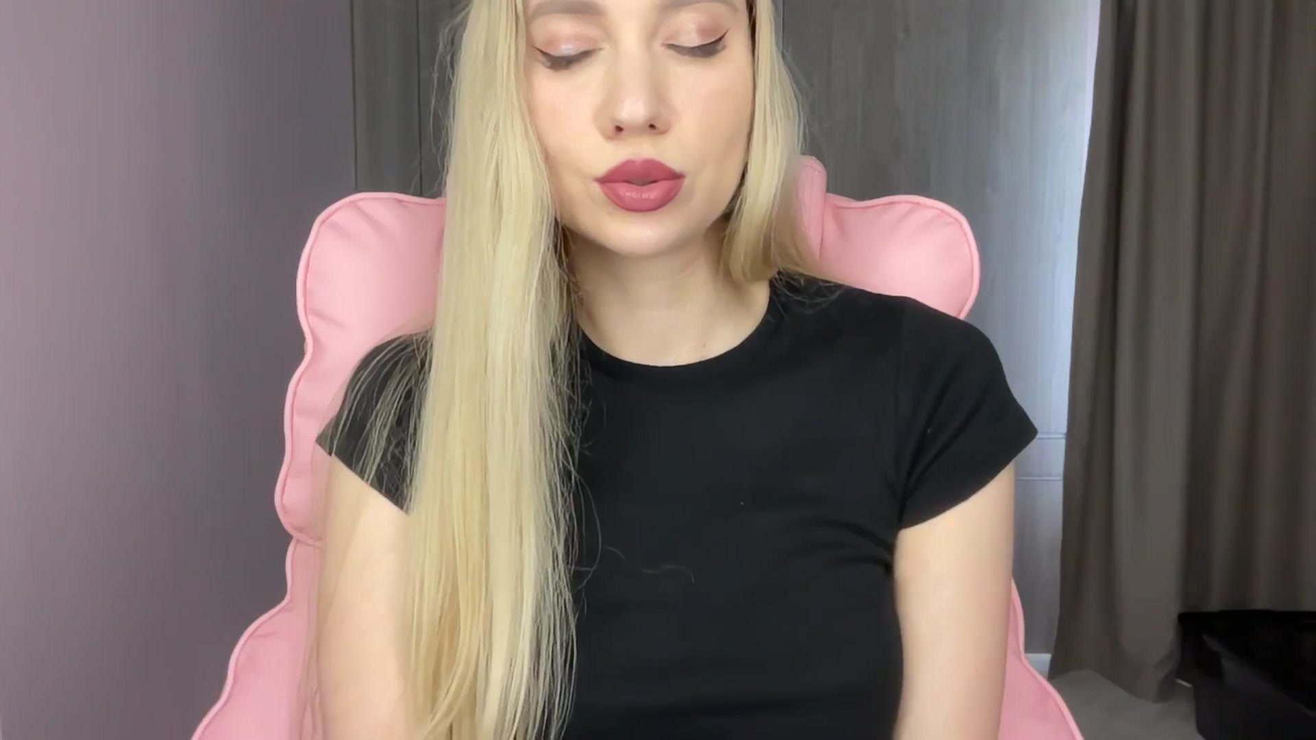 Gallery image thumbnail from Miss_Sylvia's myfreecams stream on, 06/06/2025, 13:46 image 18 of 20