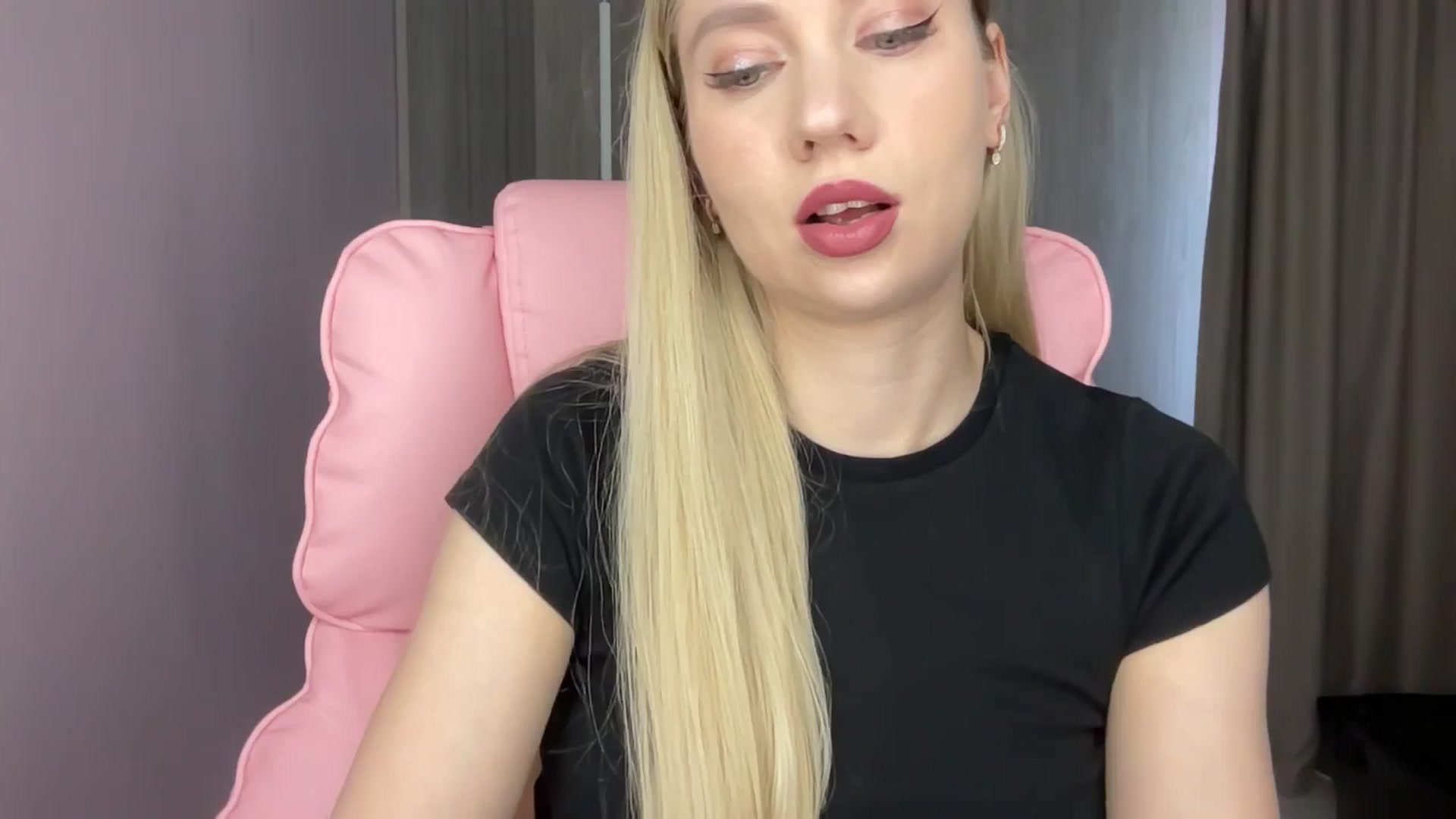 Gallery image thumbnail from Miss_Sylvia's myfreecams stream on, 06/06/2025, 14:24 image 14 of 20