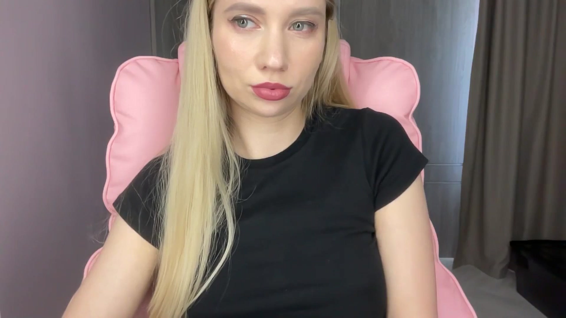 Gallery image thumbnail from Miss_Sylvia's myfreecams stream on, 06/06/2025, 14:24 image 18 of 20