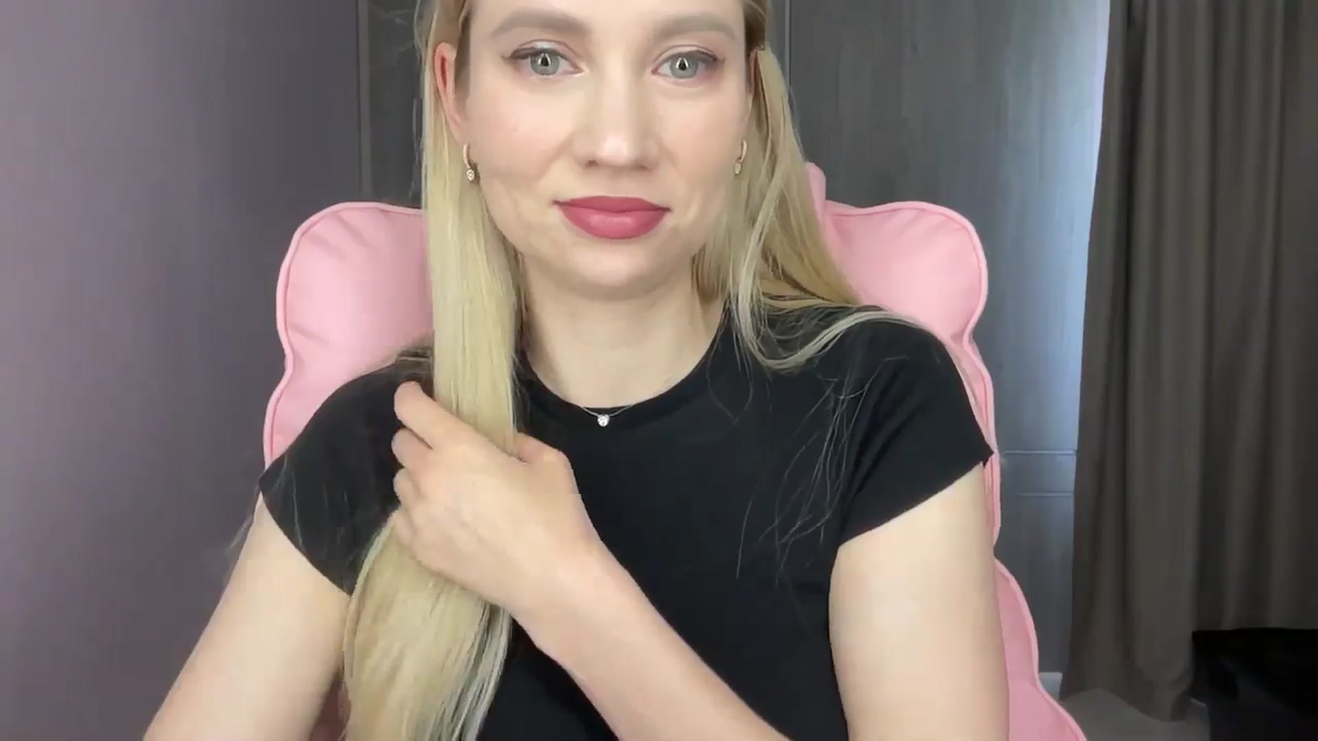 Gallery image thumbnail from Miss_Sylvia's myfreecams stream on, 06/06/2025, 14:24 image 11 of 20