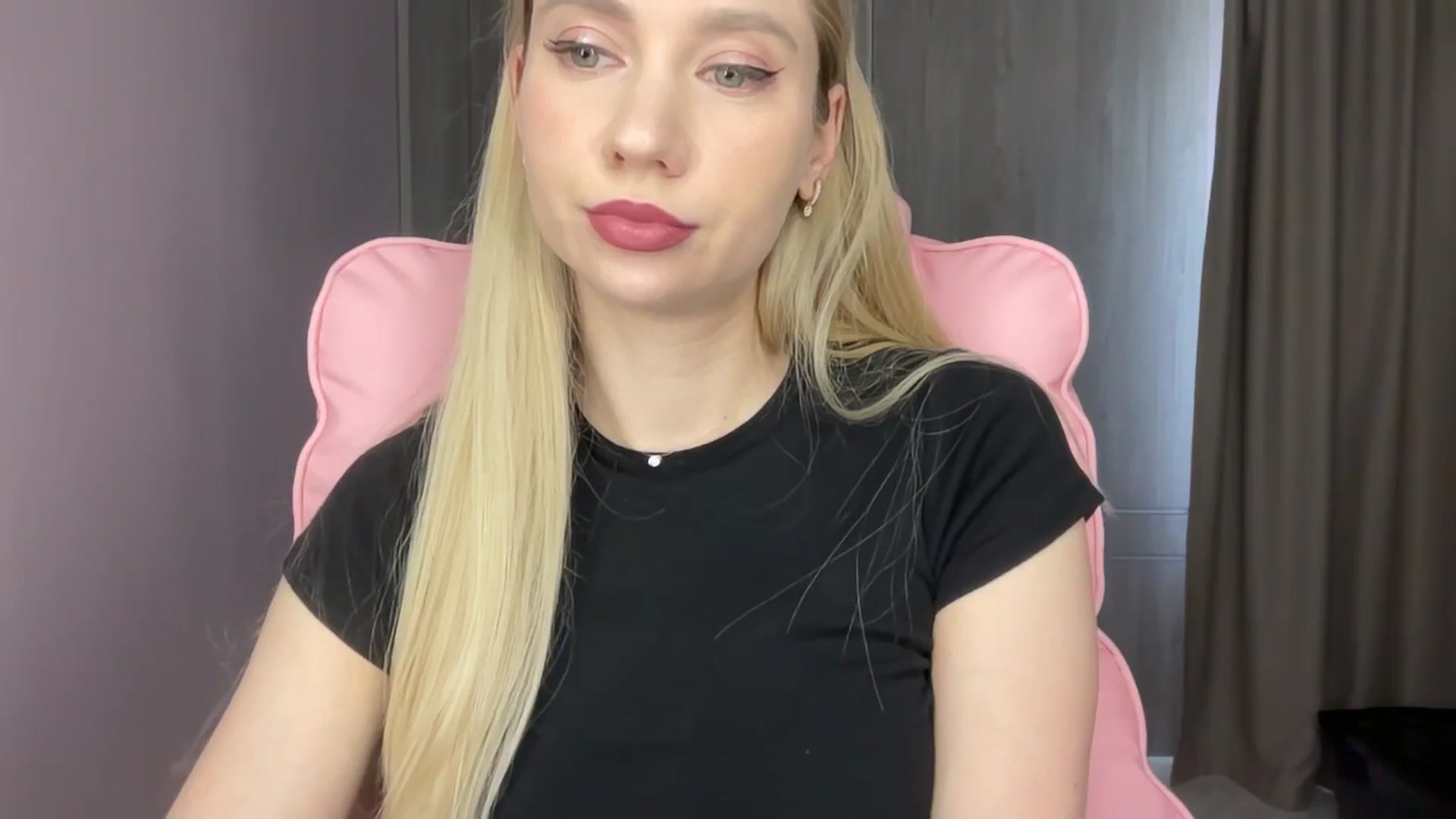 Gallery image thumbnail from Miss_Sylvia's myfreecams stream on, 06/06/2025, 14:24 image 9 of 20