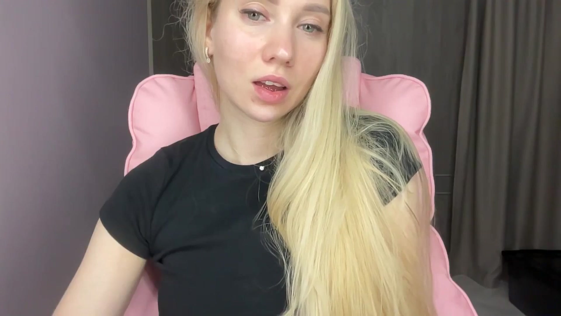 Gallery image thumbnail from Miss_Sylvia's myfreecams stream on, 06/06/2025, 19:19 image 9 of 20