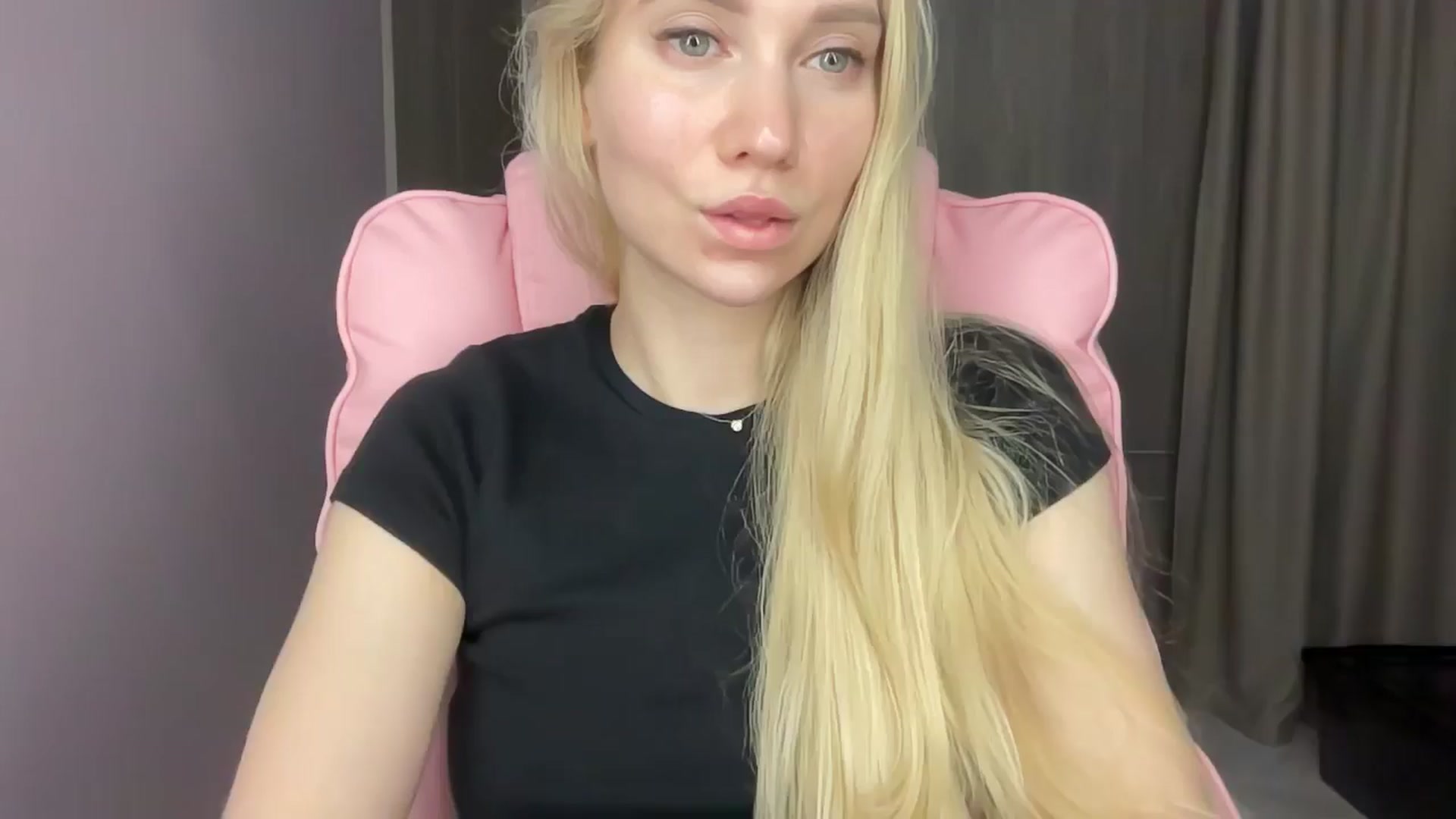 Gallery image thumbnail from Miss_Sylvia's myfreecams stream on, 06/06/2025, 19:19 image 10 of 20