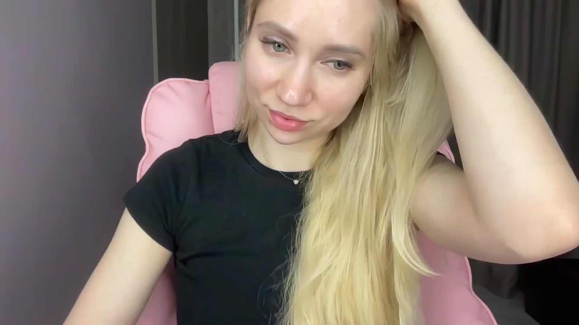 Gallery image thumbnail from Miss_Sylvia's myfreecams stream on, 06/06/2025, 19:19 image 14 of 20