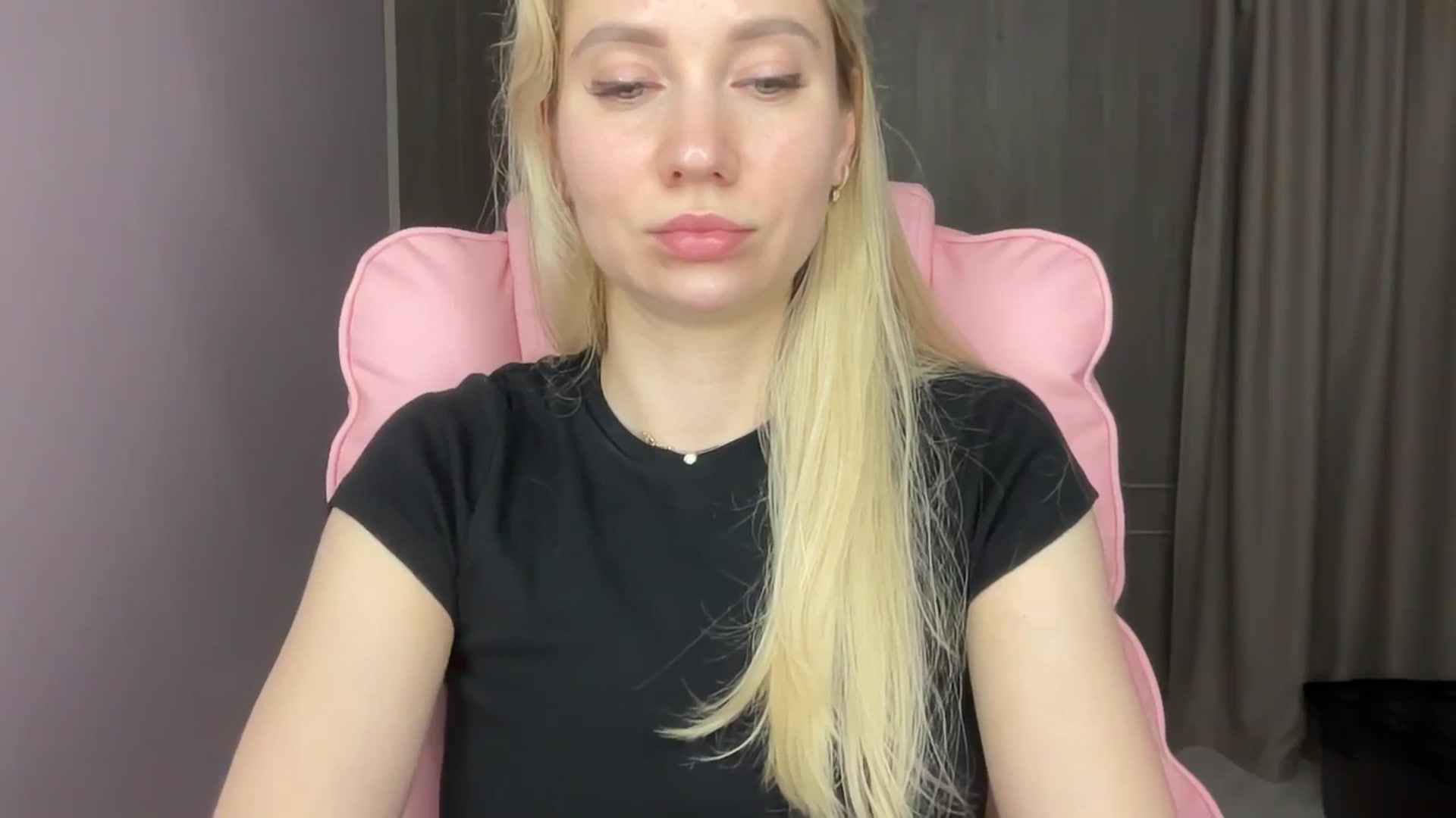 Gallery image thumbnail from Miss_Sylvia's myfreecams stream on, 06/06/2025, 19:19 image 3 of 20