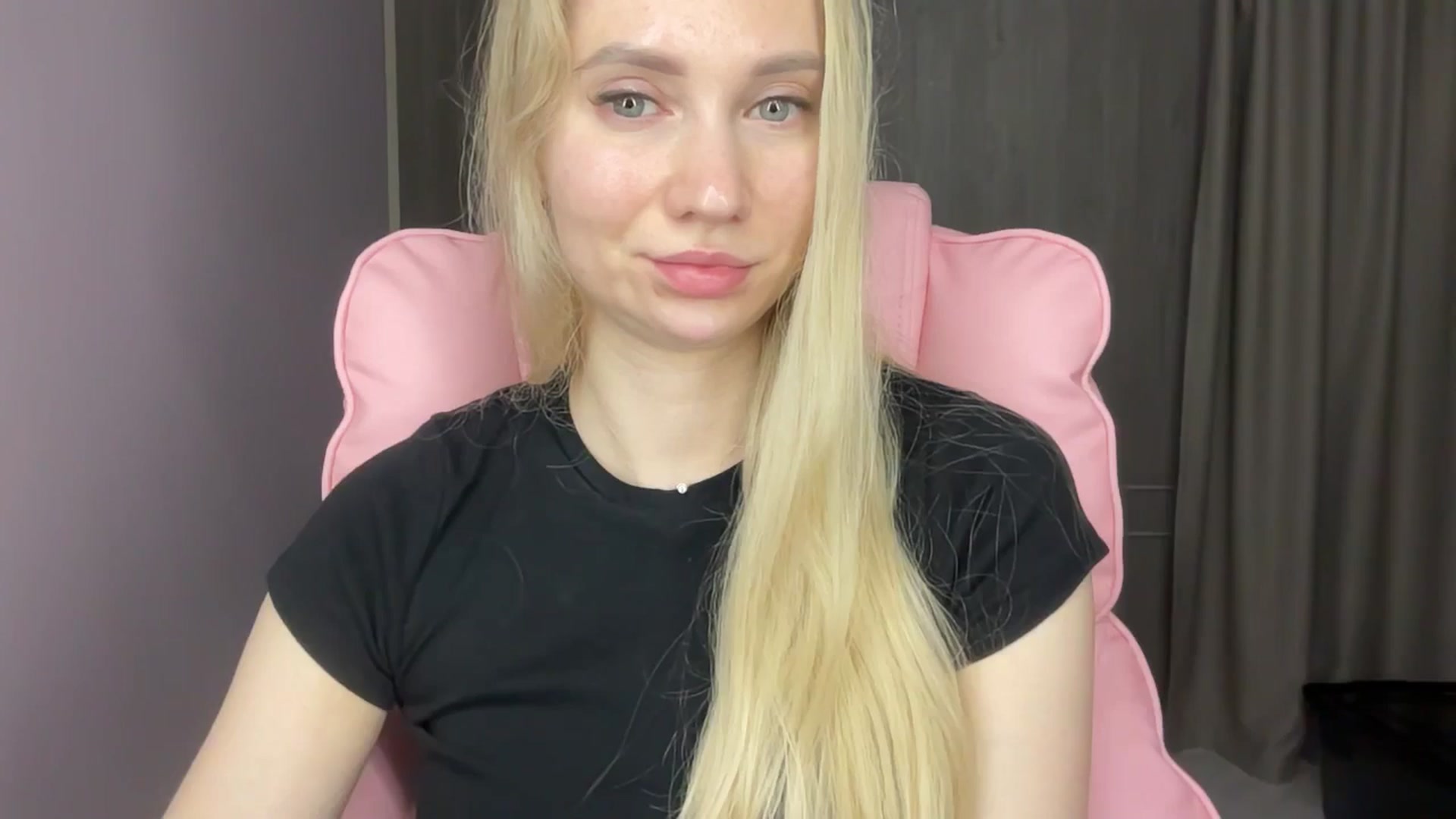 Gallery image thumbnail from Miss_Sylvia's myfreecams stream on, 06/06/2025, 19:19 image 7 of 20