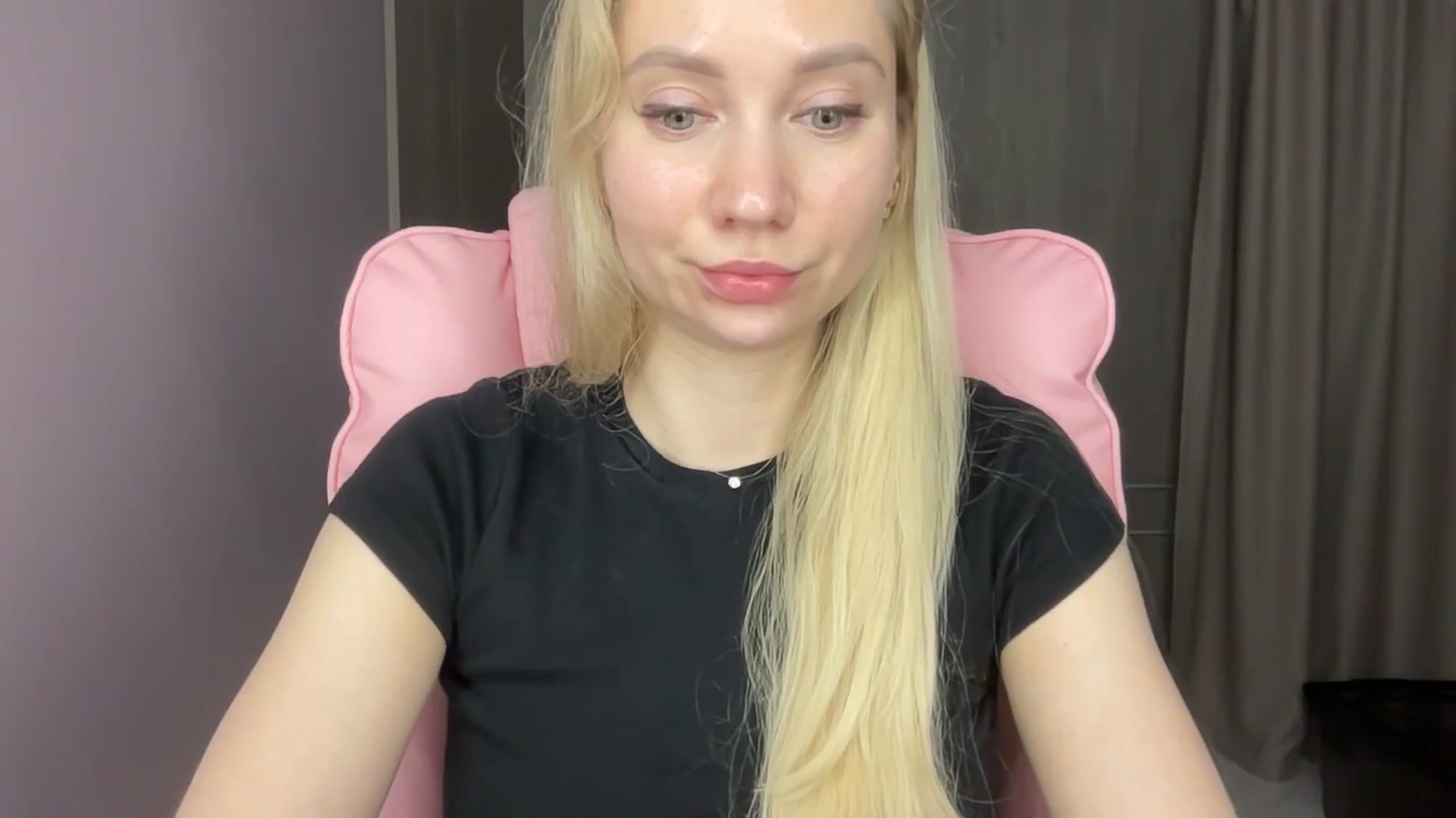 Gallery image thumbnail from Miss_Sylvia's myfreecams stream on, 06/06/2025, 19:19 image 8 of 20