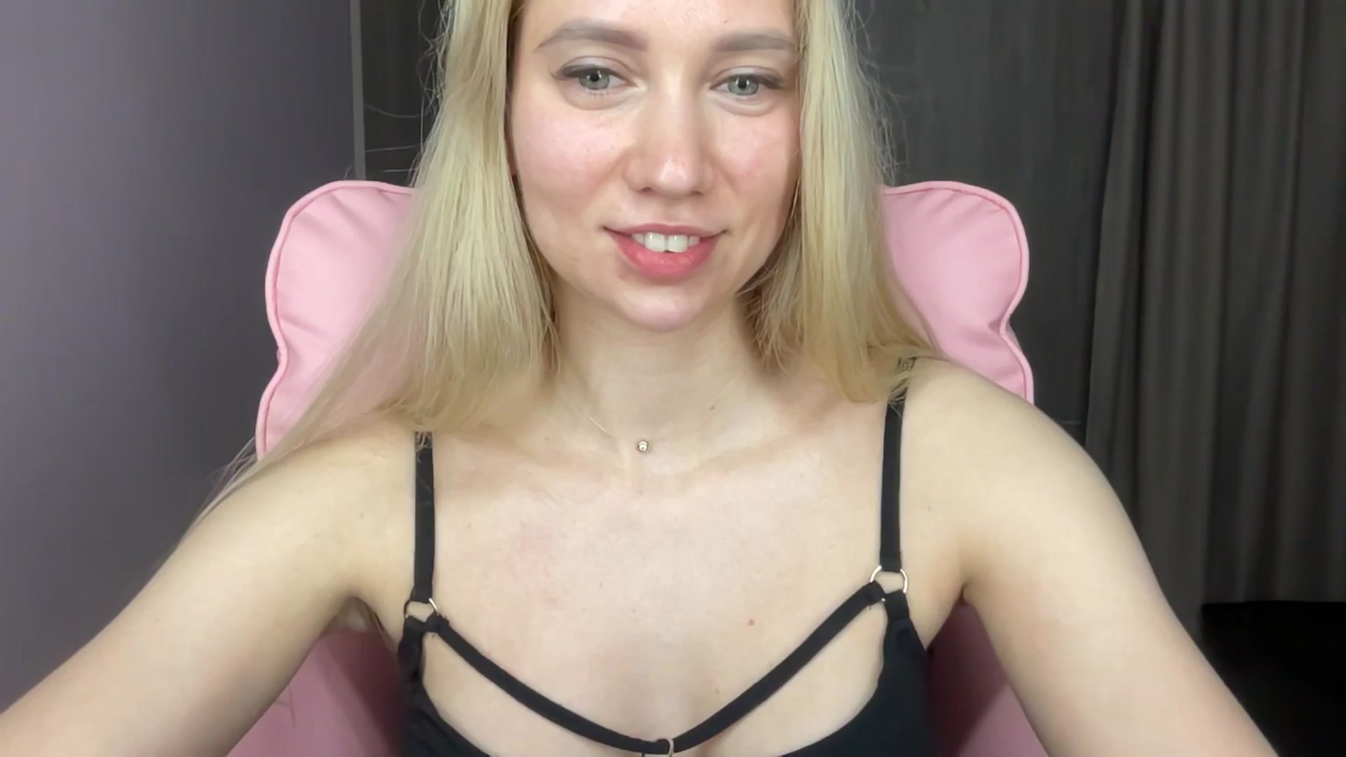 Gallery image thumbnail from Miss_Sylvia's myfreecams stream on, 06/07/2025, 19:15 image 7 of 20