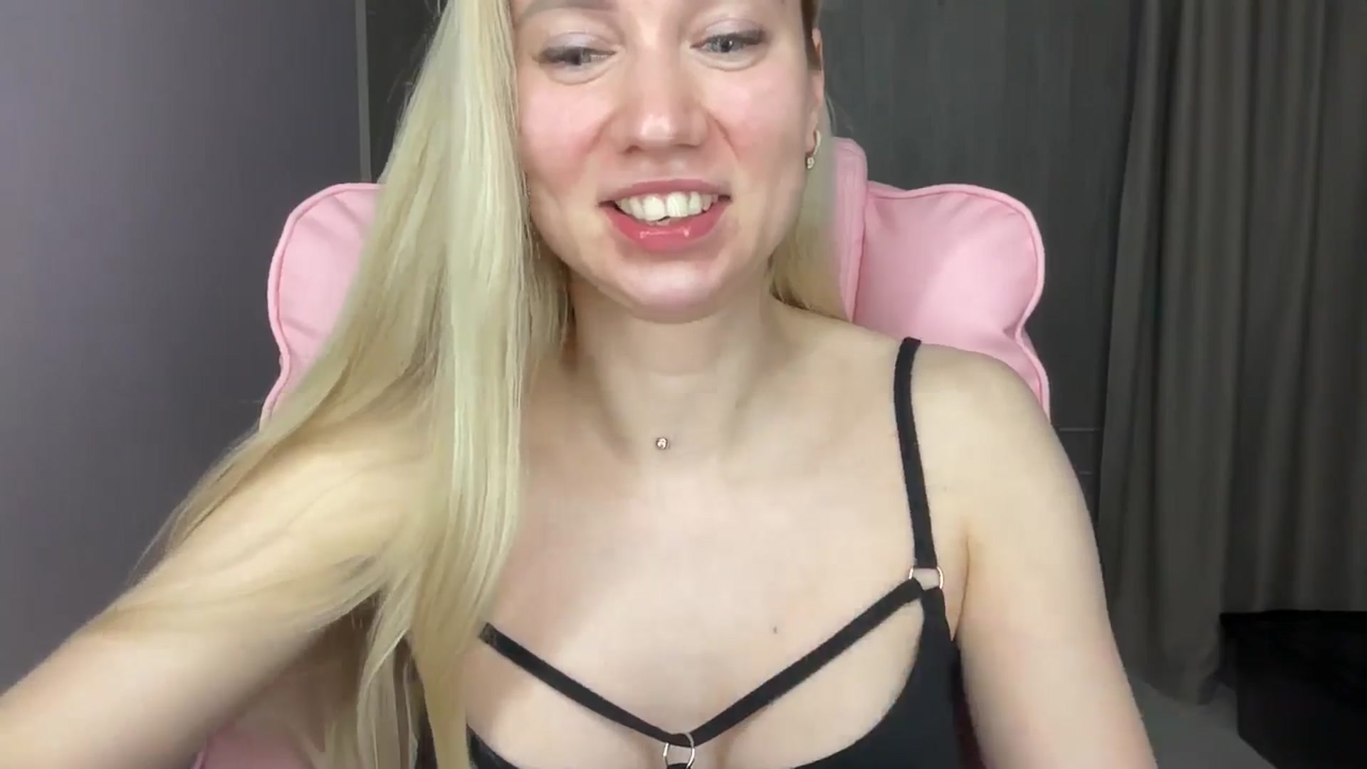 Gallery image thumbnail from Miss_Sylvia's myfreecams stream on, 06/07/2025, 19:15 image 15 of 20