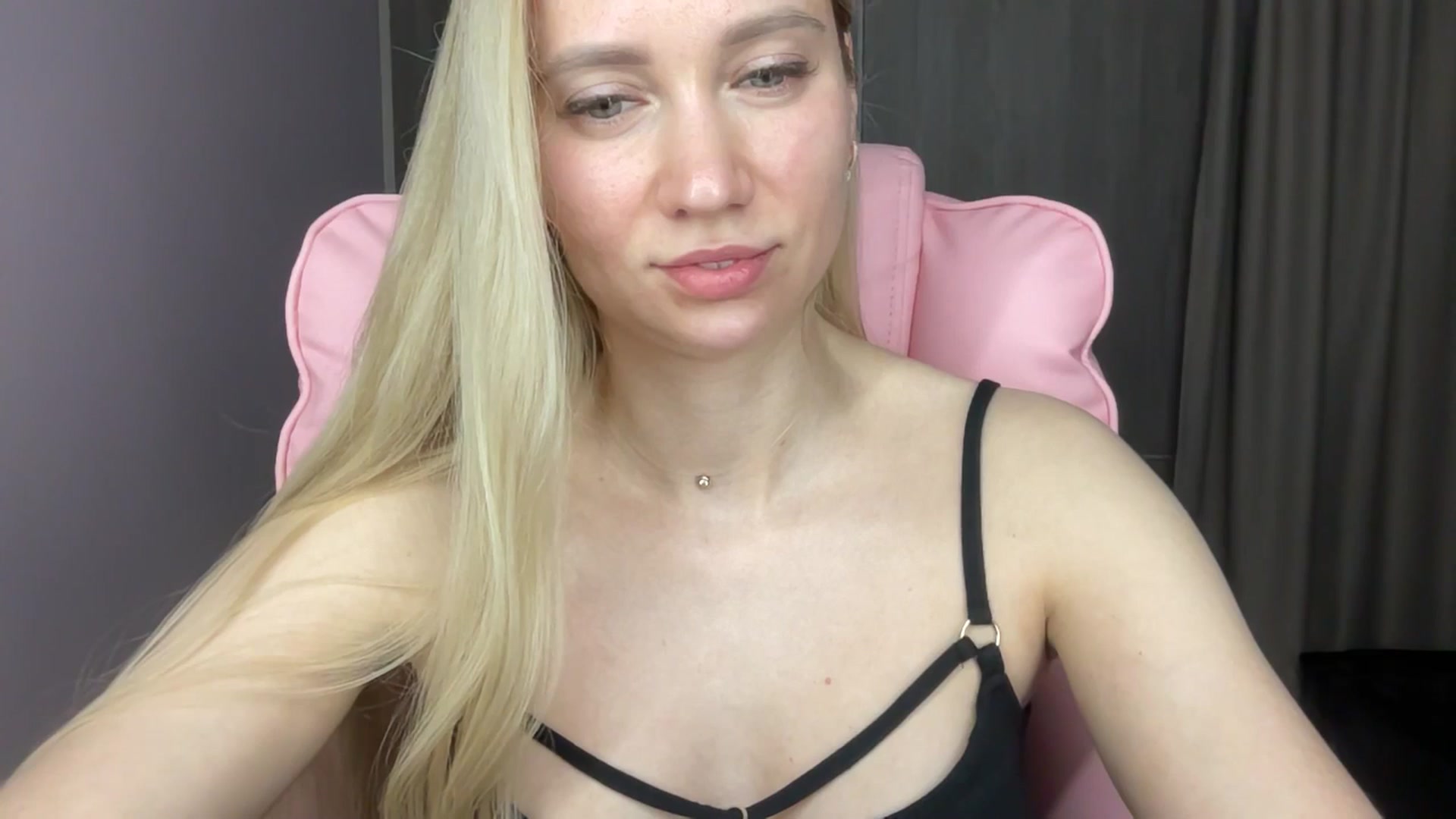 Gallery image thumbnail from Miss_Sylvia's myfreecams stream on, 06/07/2025, 19:15 image 14 of 20