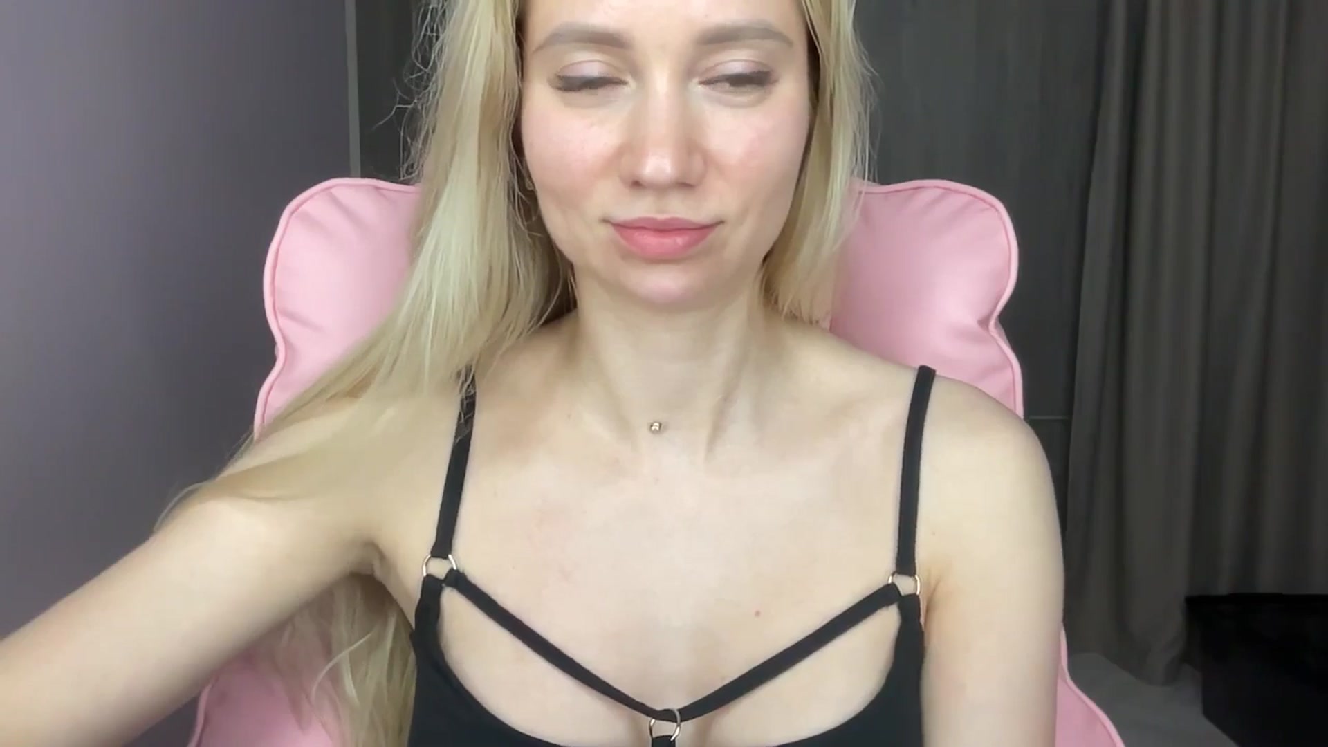 Gallery image thumbnail from Miss_Sylvia's myfreecams stream on, 06/07/2025, 19:15 image 9 of 20