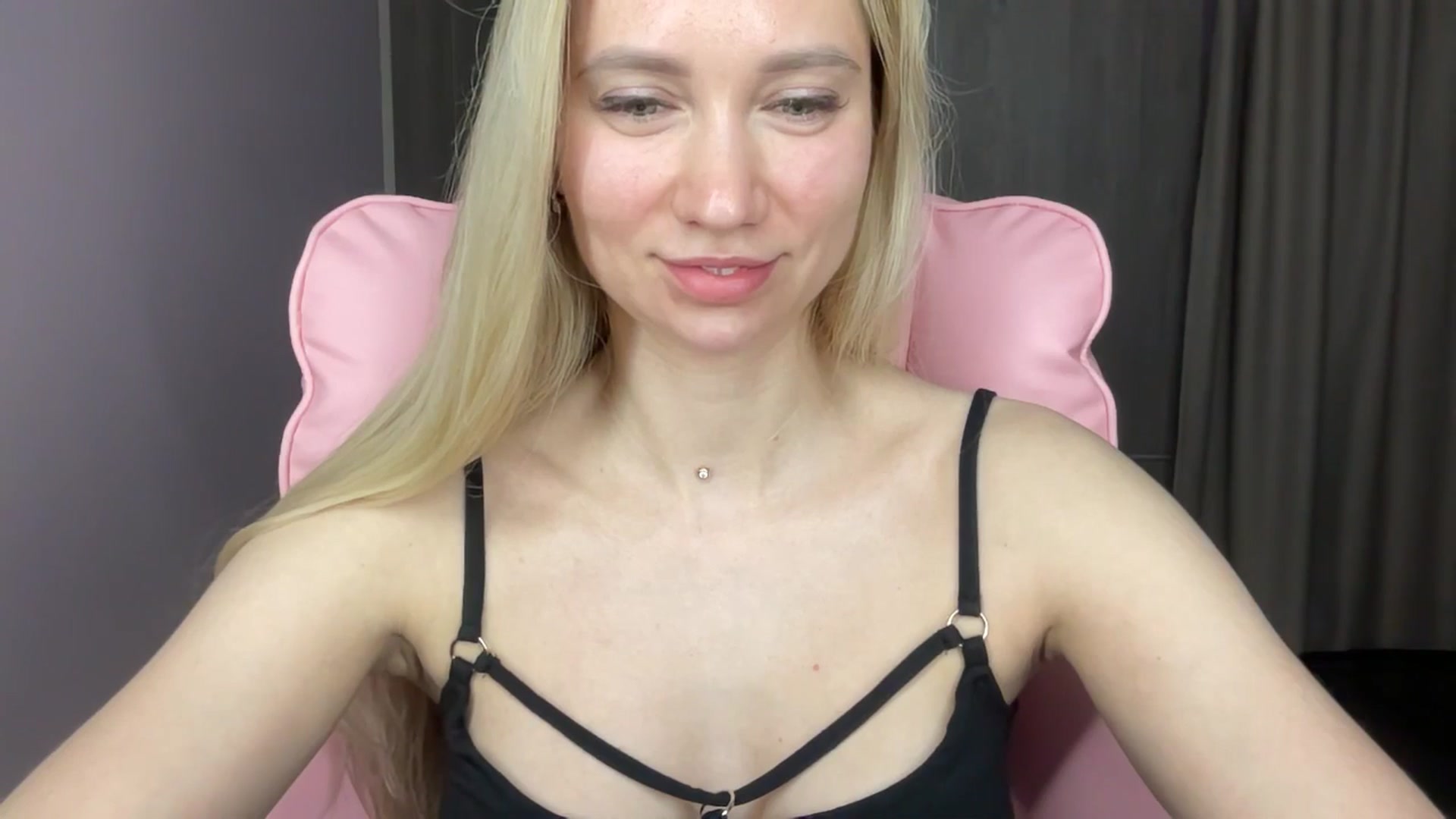 Gallery image thumbnail from Miss_Sylvia's myfreecams stream on, 06/07/2025, 19:15 image 12 of 20