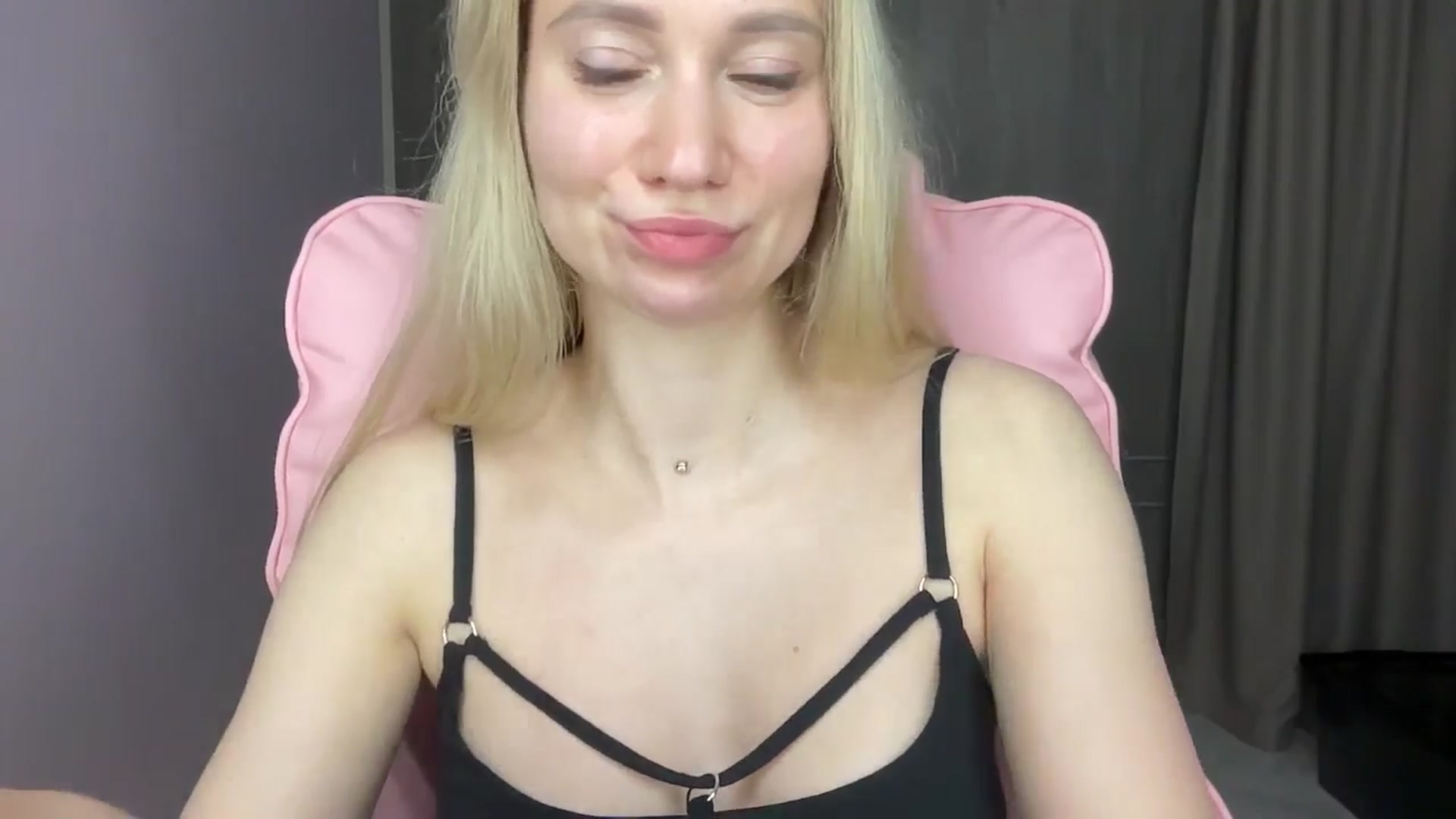Gallery image thumbnail from Miss_Sylvia's myfreecams stream on, 06/07/2025, 19:15 image 6 of 20