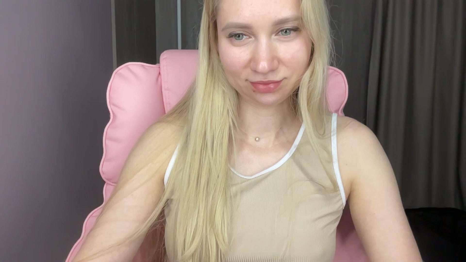 Gallery image thumbnail from Miss_Sylvia's myfreecams stream on, 06/08/2025, 18:44 image 3 of 20