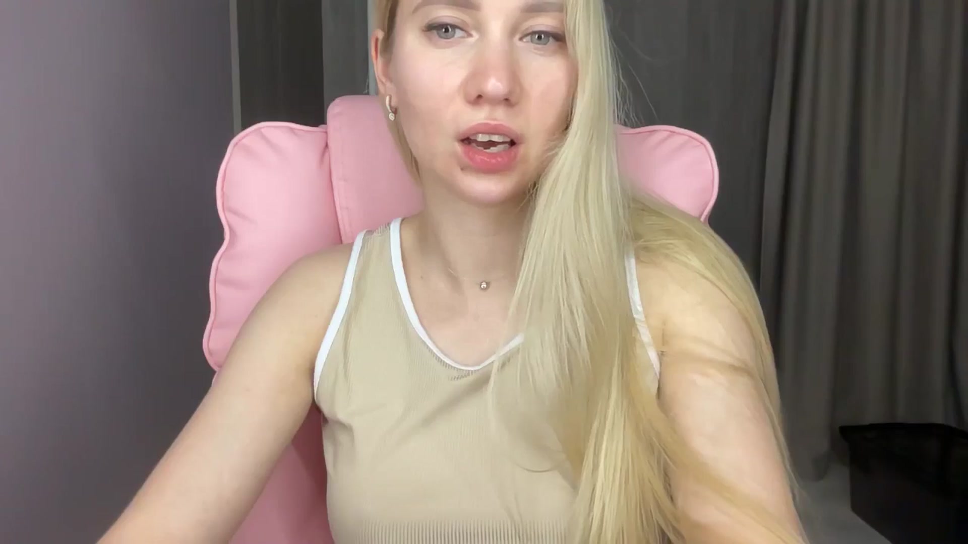 Gallery image thumbnail from Miss_Sylvia's myfreecams stream on, 06/08/2025, 18:44 image 13 of 20