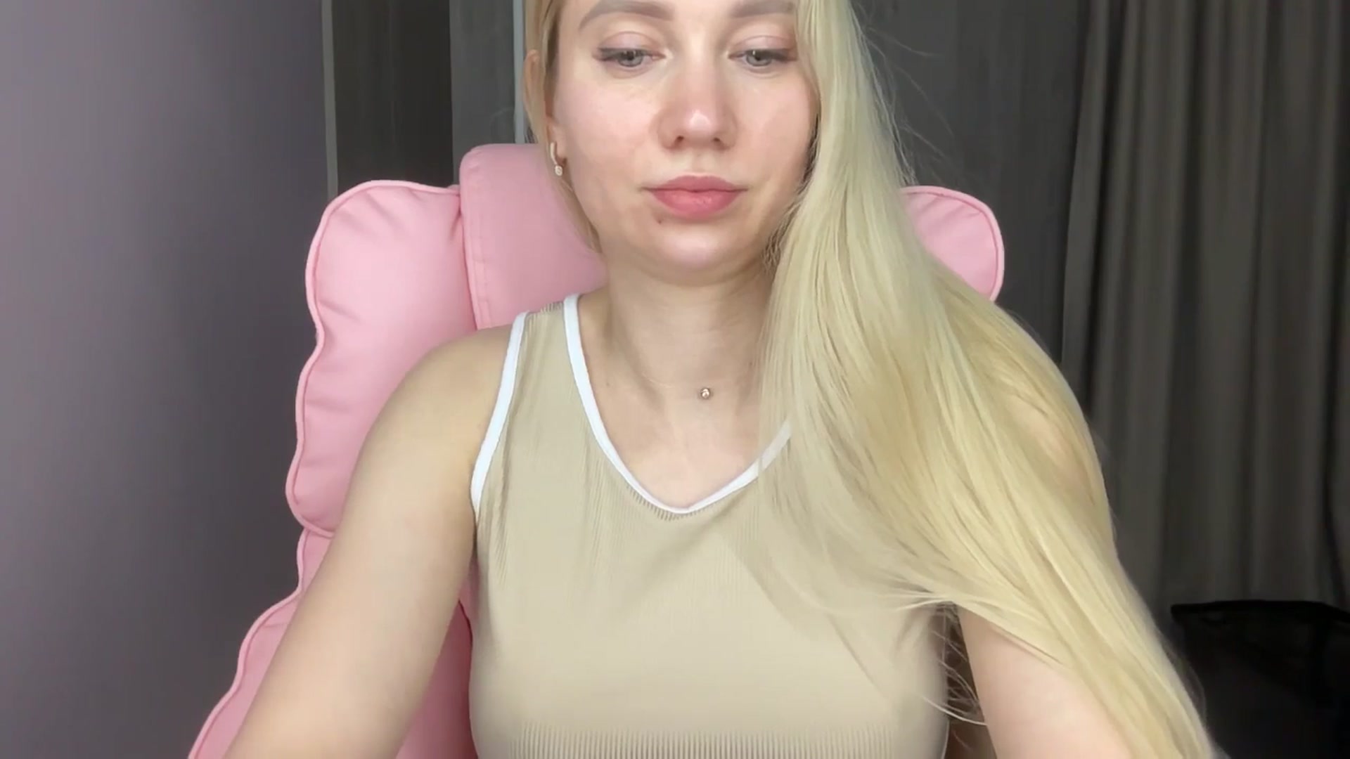 Gallery image thumbnail from Miss_Sylvia's myfreecams stream on, 06/08/2025, 18:44 image 10 of 20