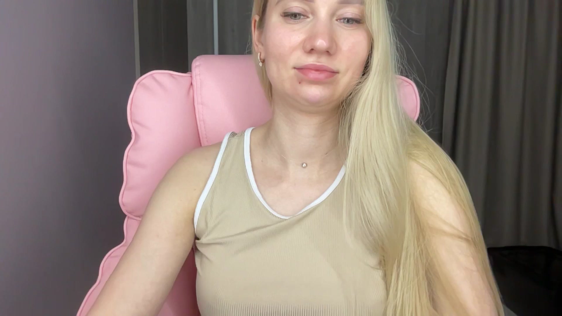 Gallery image thumbnail from Miss_Sylvia's myfreecams stream on, 06/08/2025, 18:44 image 12 of 20
