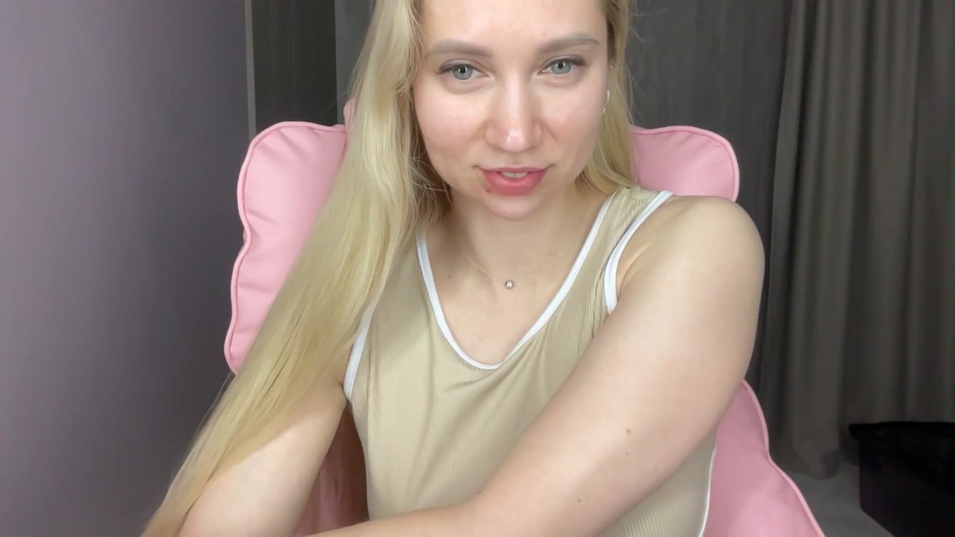 Gallery image thumbnail from Miss_Sylvia's myfreecams stream on, 06/08/2025, 19:04 image 14 of 20