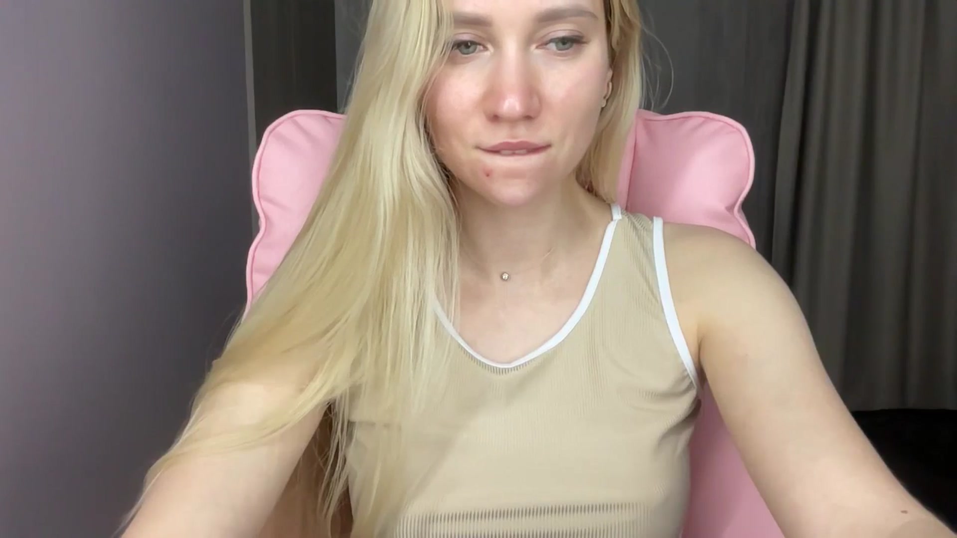 Gallery image thumbnail from Miss_Sylvia's myfreecams stream on, 06/08/2025, 19:12 image 16 of 20