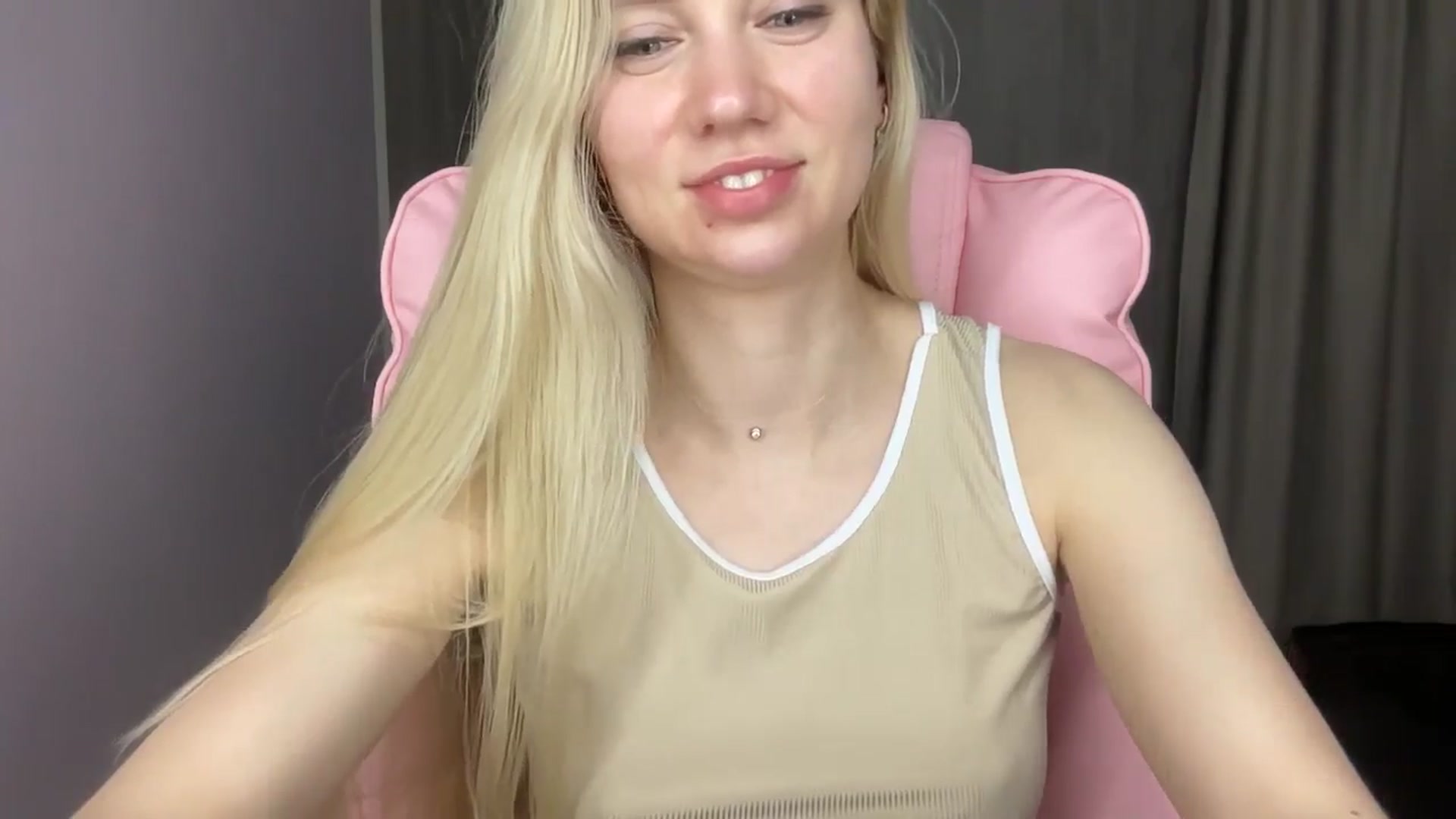 Gallery image thumbnail from Miss_Sylvia's myfreecams stream on, 06/08/2025, 19:12 image 19 of 20