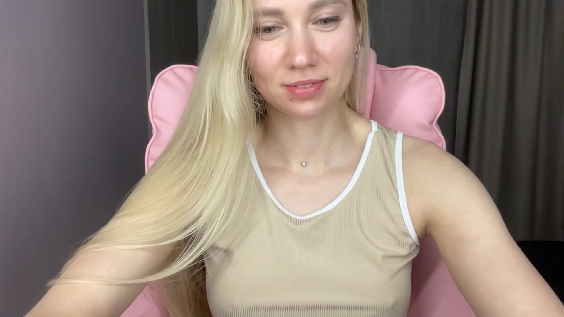 Gallery image thumbnail from Miss_Sylvia's myfreecams stream on, 06/08/2025, 19:12 image 4 of 20