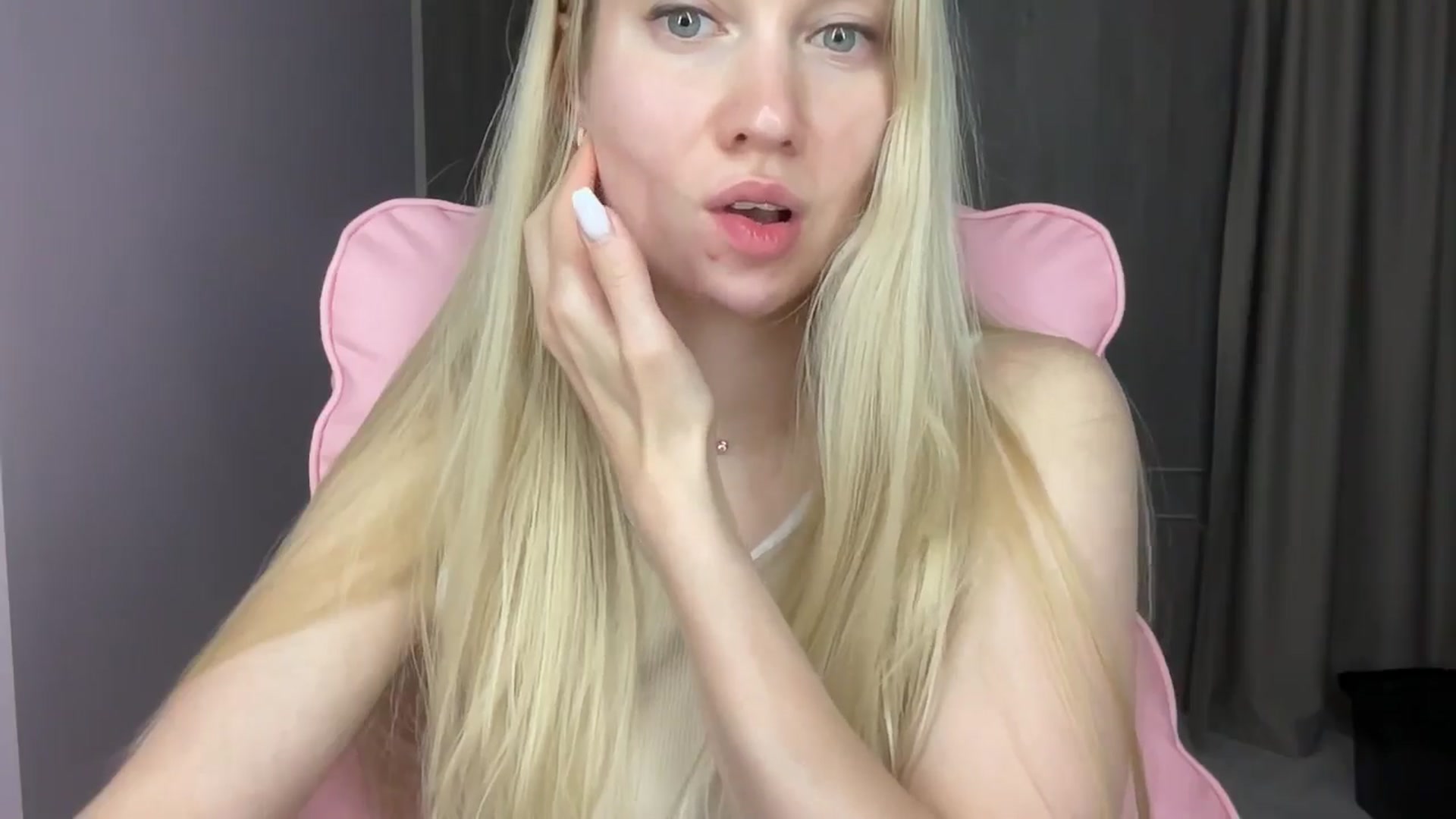 Gallery image thumbnail from Miss_Sylvia's myfreecams stream on, 06/08/2025, 21:07 image 17 of 20