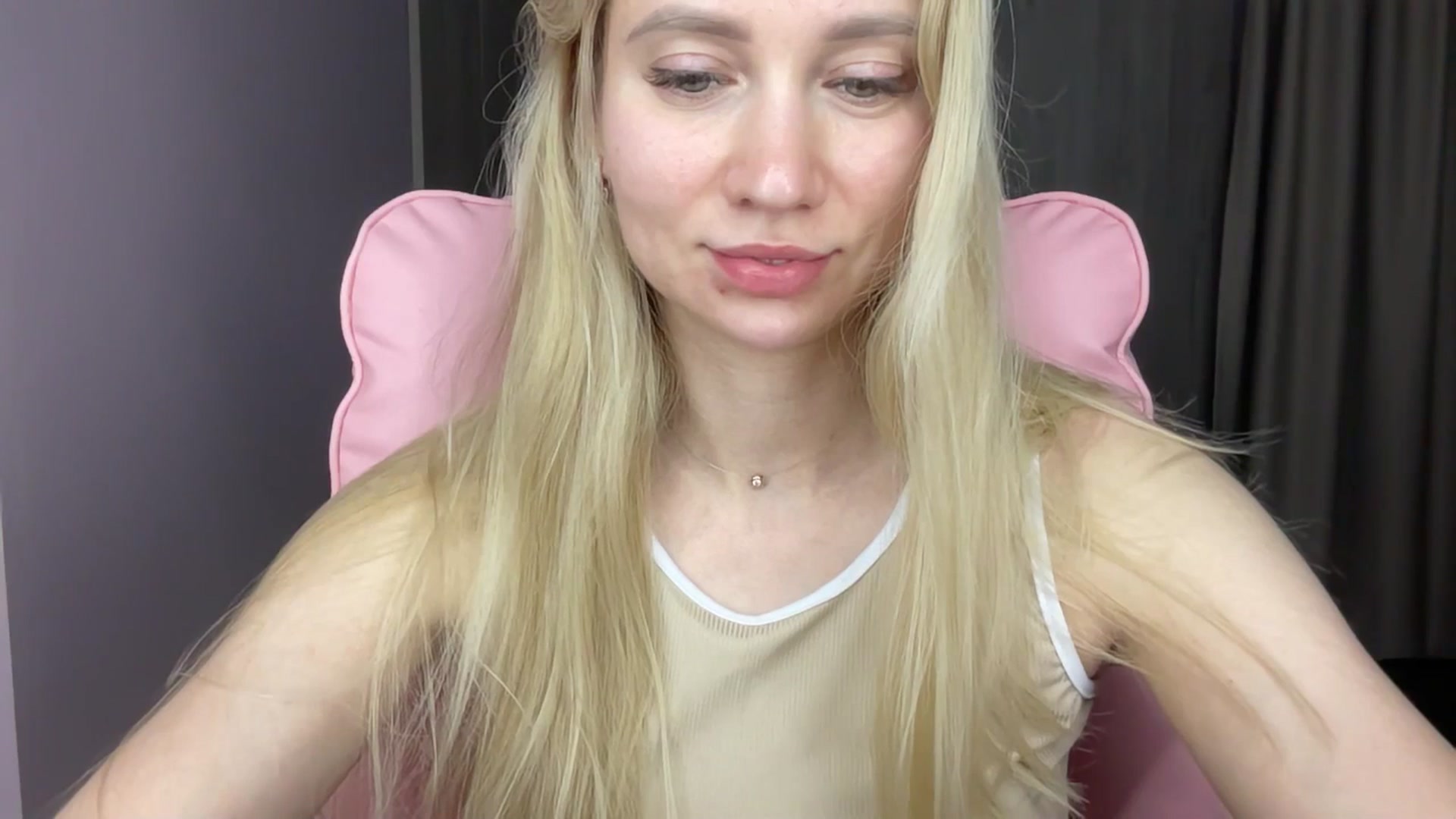 Gallery image thumbnail from Miss_Sylvia's myfreecams stream on, 06/08/2025, 21:07 image 19 of 20