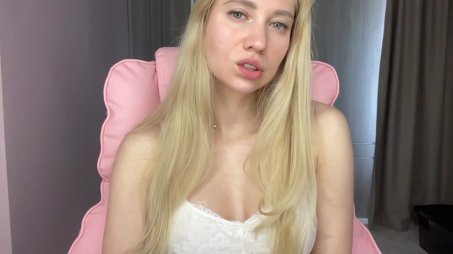 Gallery image thumbnail from Miss_Sylvia's myfreecams stream on, 06/09/2025, 13:45 image 17 of 20