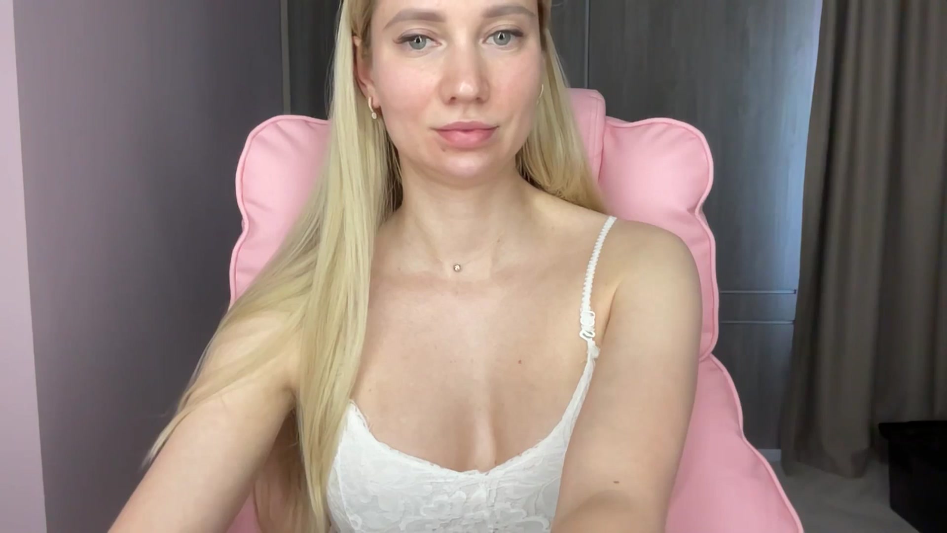 Gallery image thumbnail from Miss_Sylvia's myfreecams stream on, 06/09/2025, 16:03 image 15 of 20
