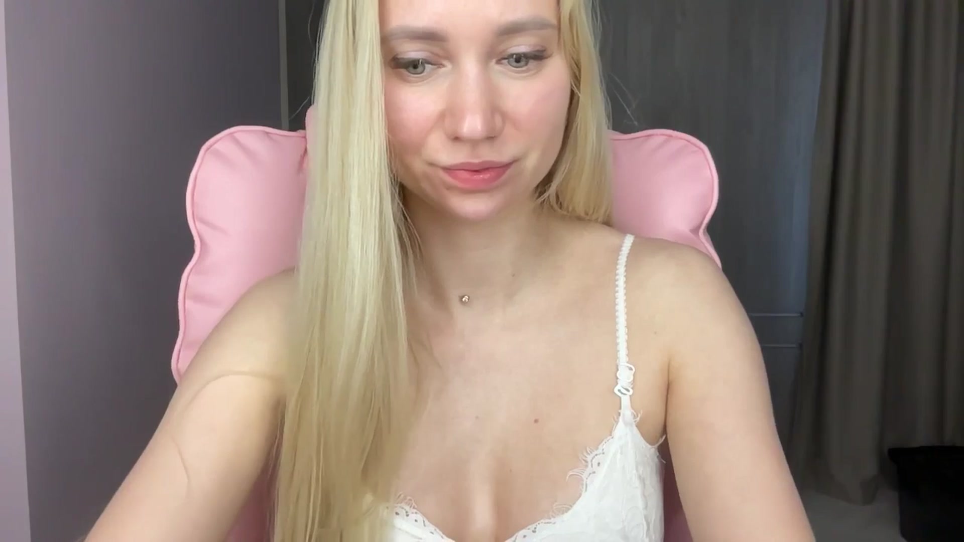 Gallery image thumbnail from Miss_Sylvia's myfreecams stream on, 06/09/2025, 18:24 image 6 of 20