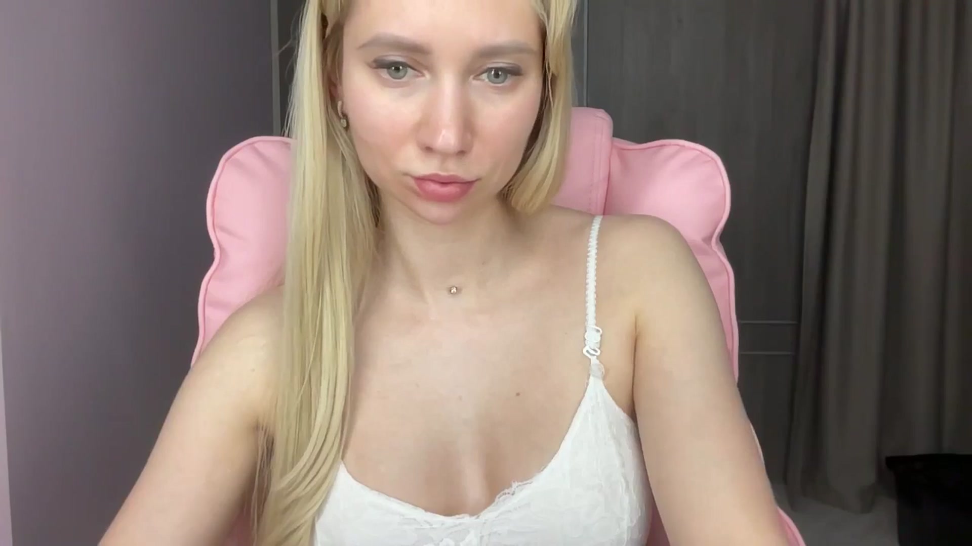 Gallery image thumbnail from Miss_Sylvia's myfreecams stream on, 06/09/2025, 19:14 image 9 of 20