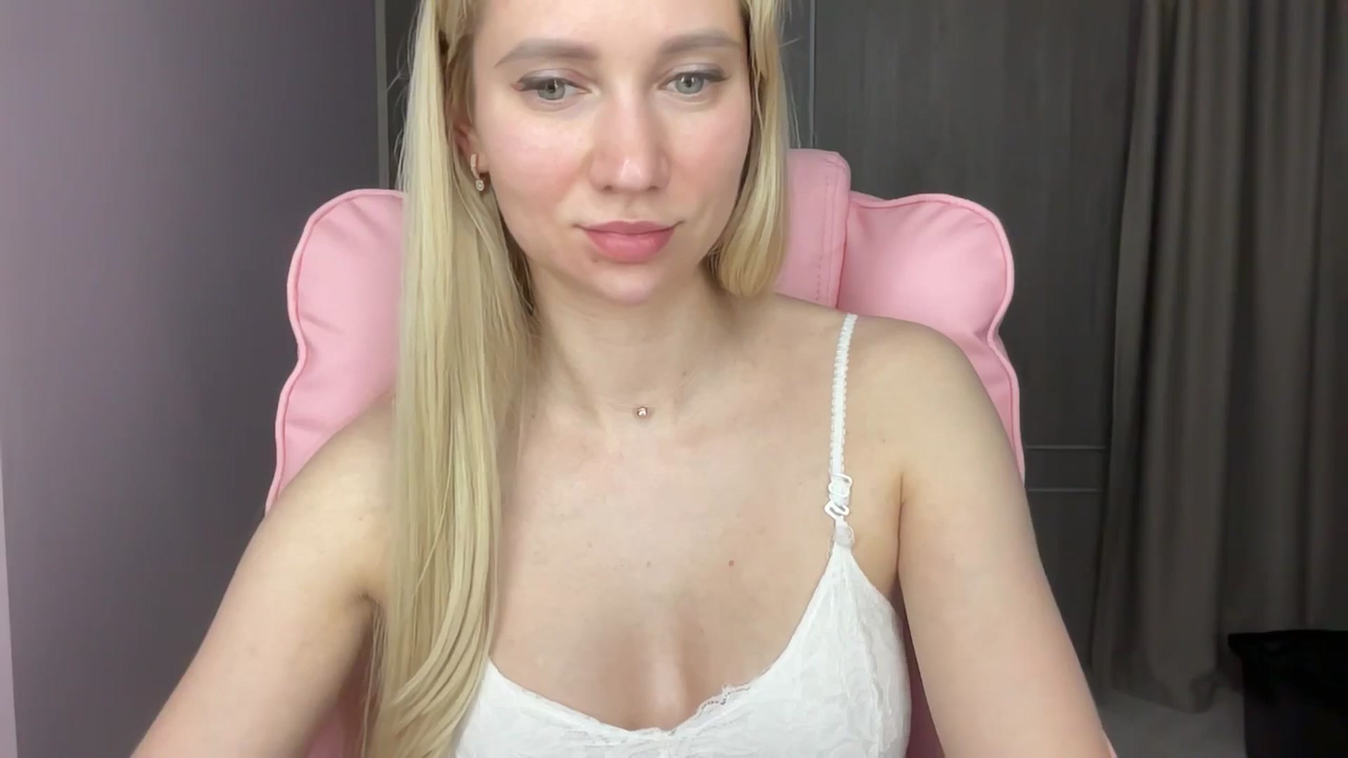 Gallery image thumbnail from Miss_Sylvia's myfreecams stream on, 06/09/2025, 19:14 image 10 of 20